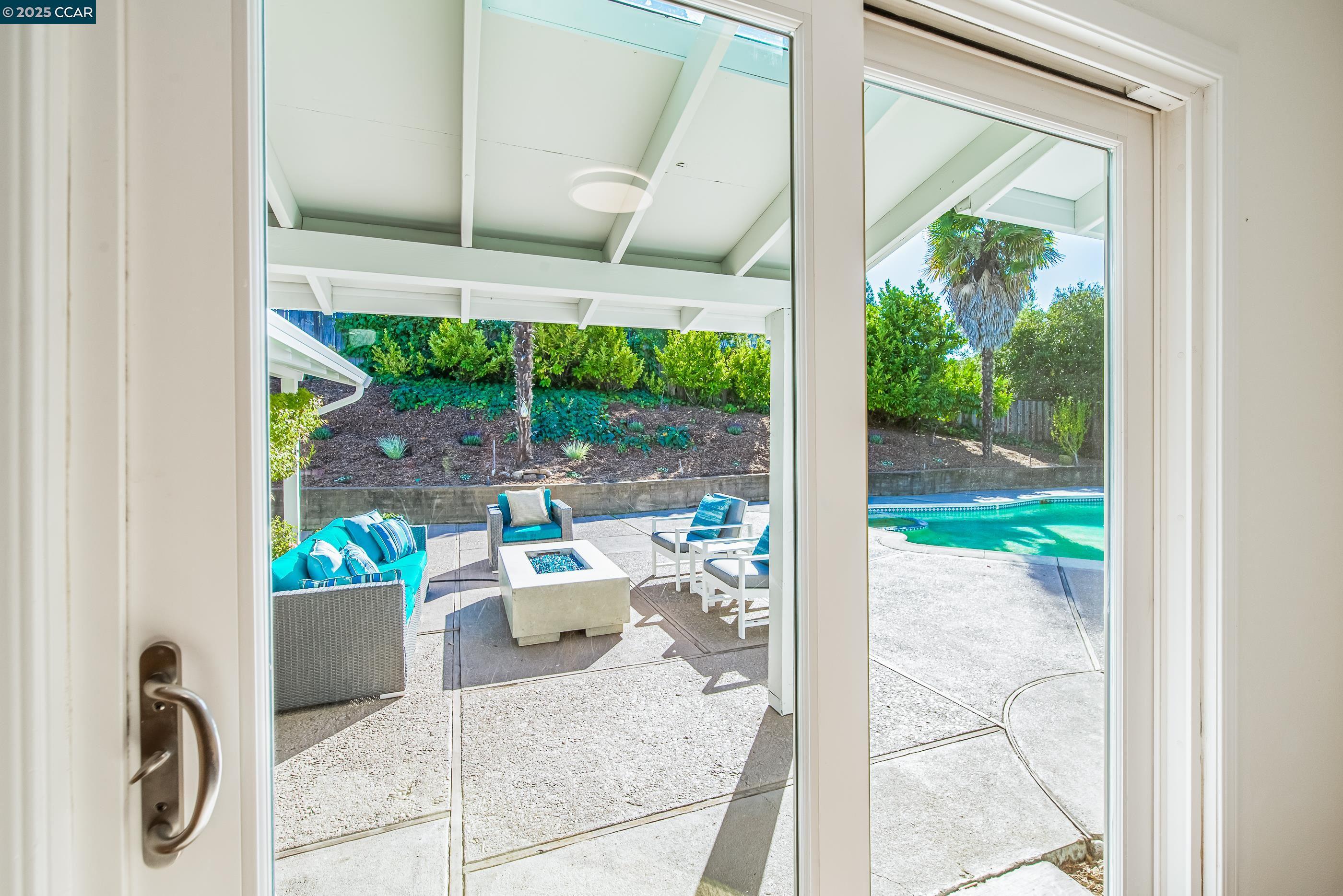 Detail Gallery Image 25 of 47 For 1600 Shangri La Ct., Lafayette,  CA 94549 - 5 Beds | 3 Baths