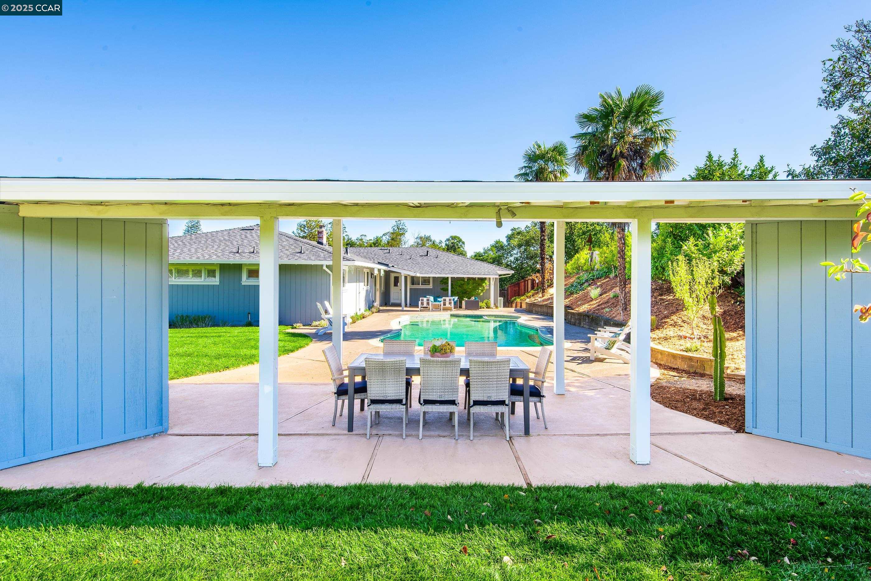 Detail Gallery Image 42 of 47 For 1600 Shangri La Ct., Lafayette,  CA 94549 - 5 Beds | 3 Baths