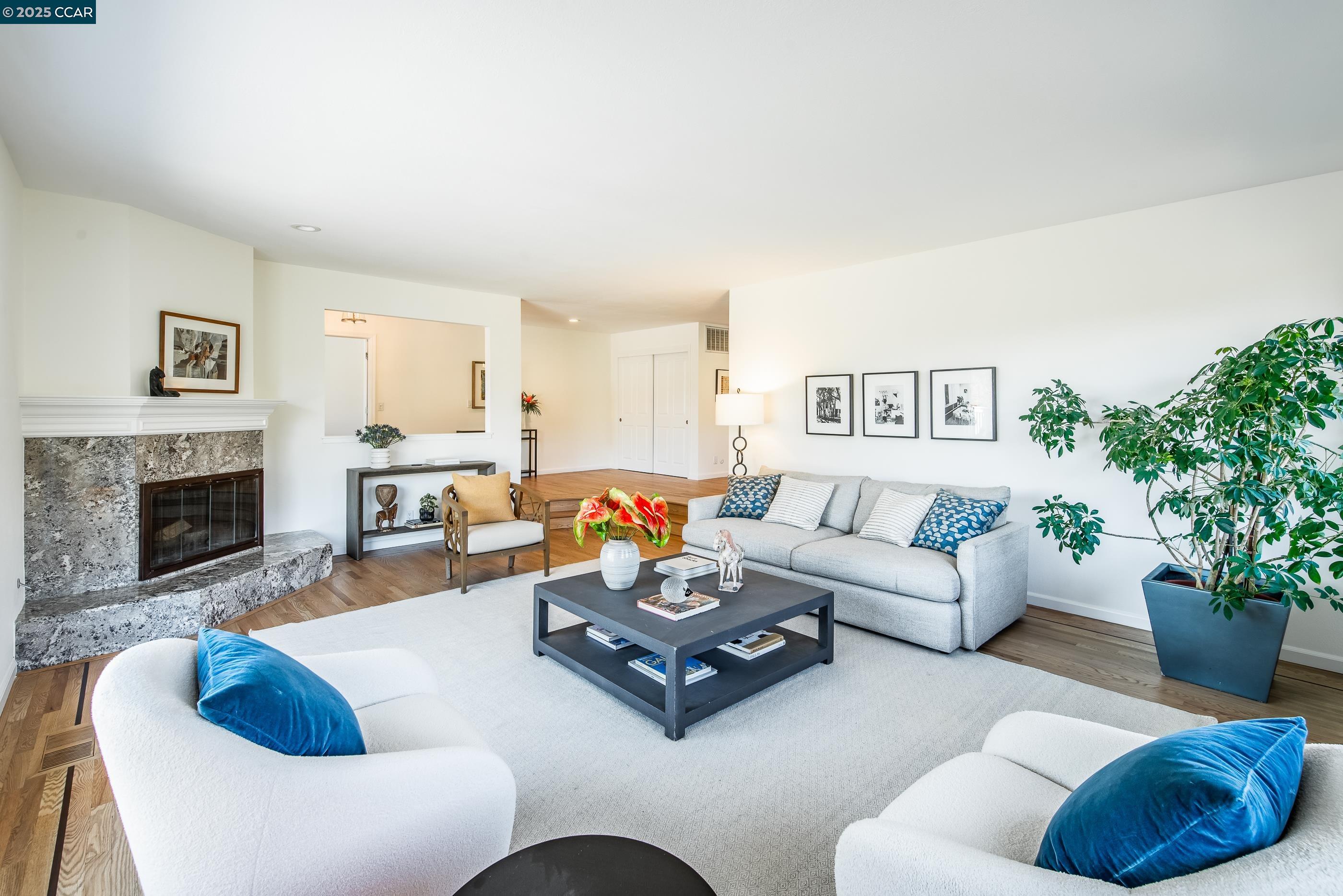 Detail Gallery Image 10 of 47 For 1600 Shangri La Ct., Lafayette,  CA 94549 - 5 Beds | 3 Baths