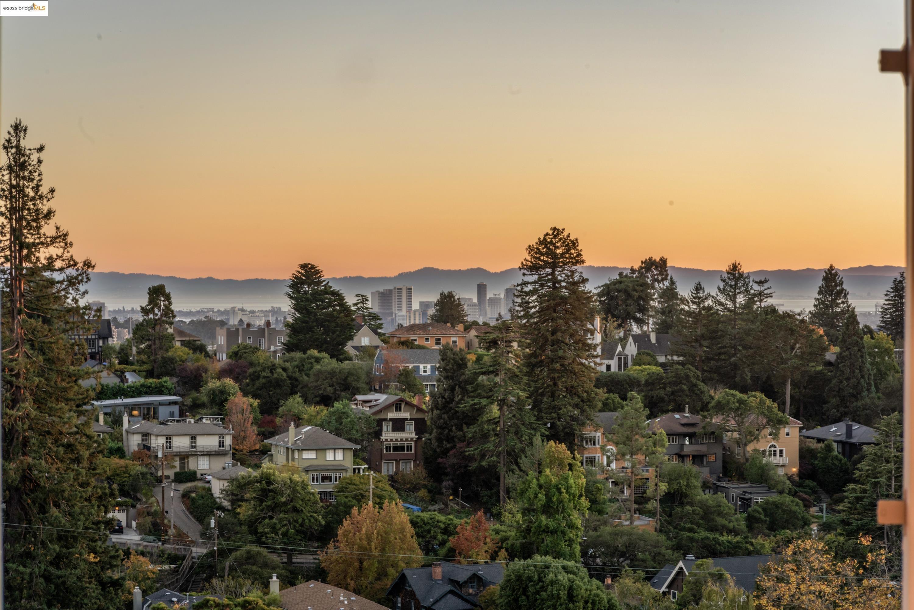 Detail Gallery Image 2 of 58 For 44 Oak Ridge Rd, Berkeley,  CA 94705 - 3 Beds | 3 Baths