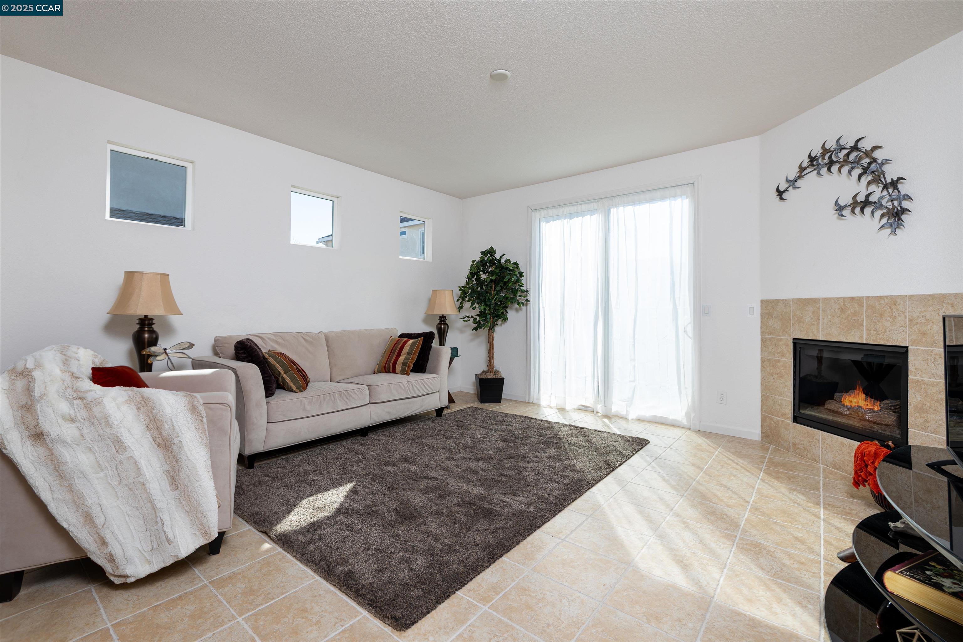 Detail Gallery Image 2 of 35 For 466 Twilight, Vacaville,  CA 95688 - 3 Beds | 2 Baths