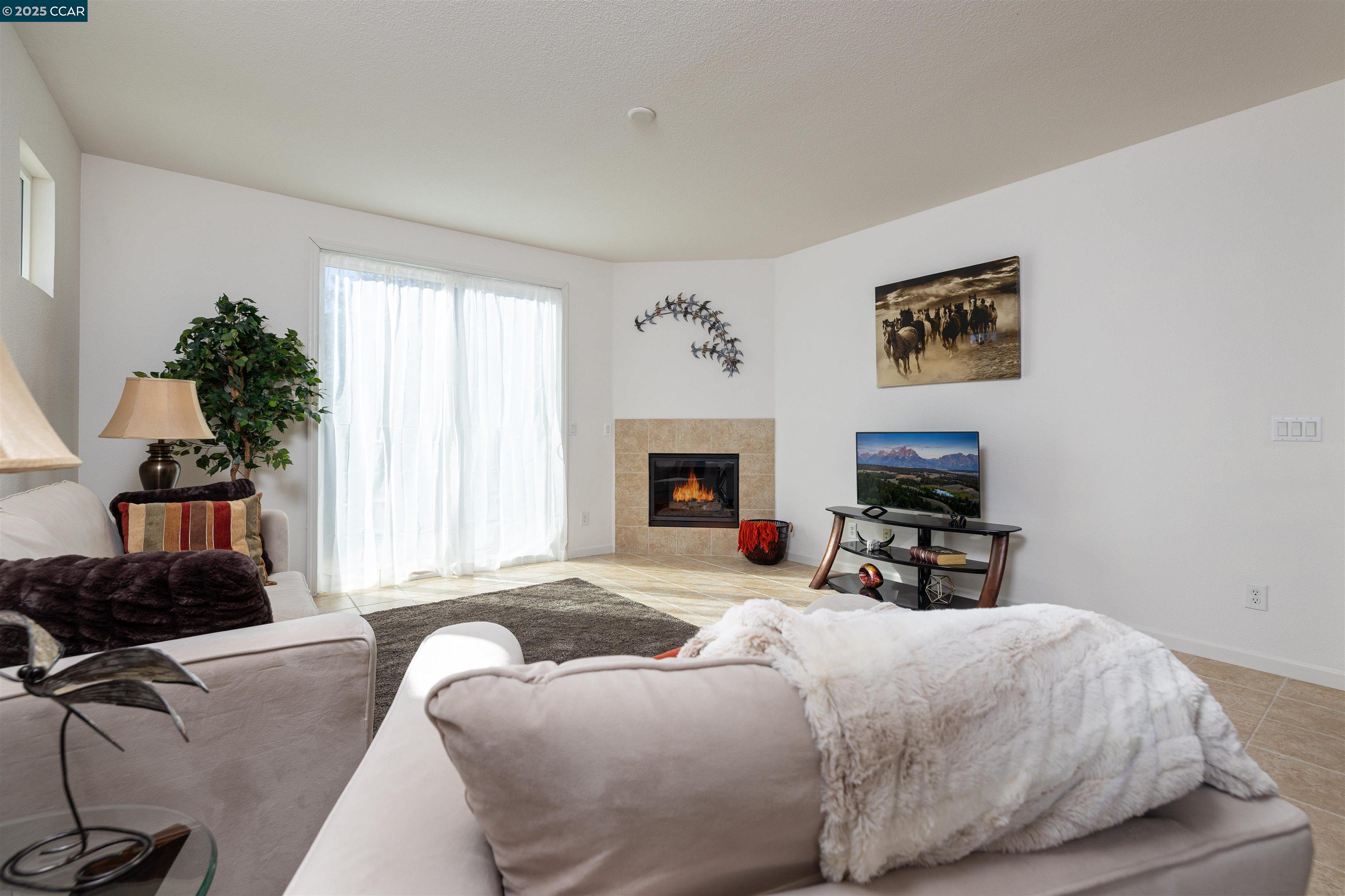 Detail Gallery Image 4 of 35 For 466 Twilight, Vacaville,  CA 95688 - 3 Beds | 2 Baths