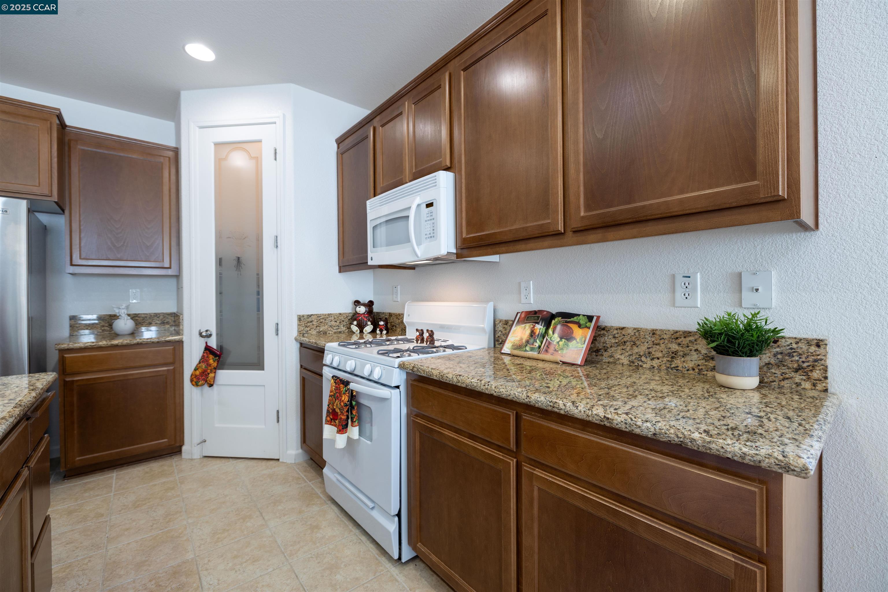 Detail Gallery Image 9 of 35 For 466 Twilight, Vacaville,  CA 95688 - 3 Beds | 2 Baths