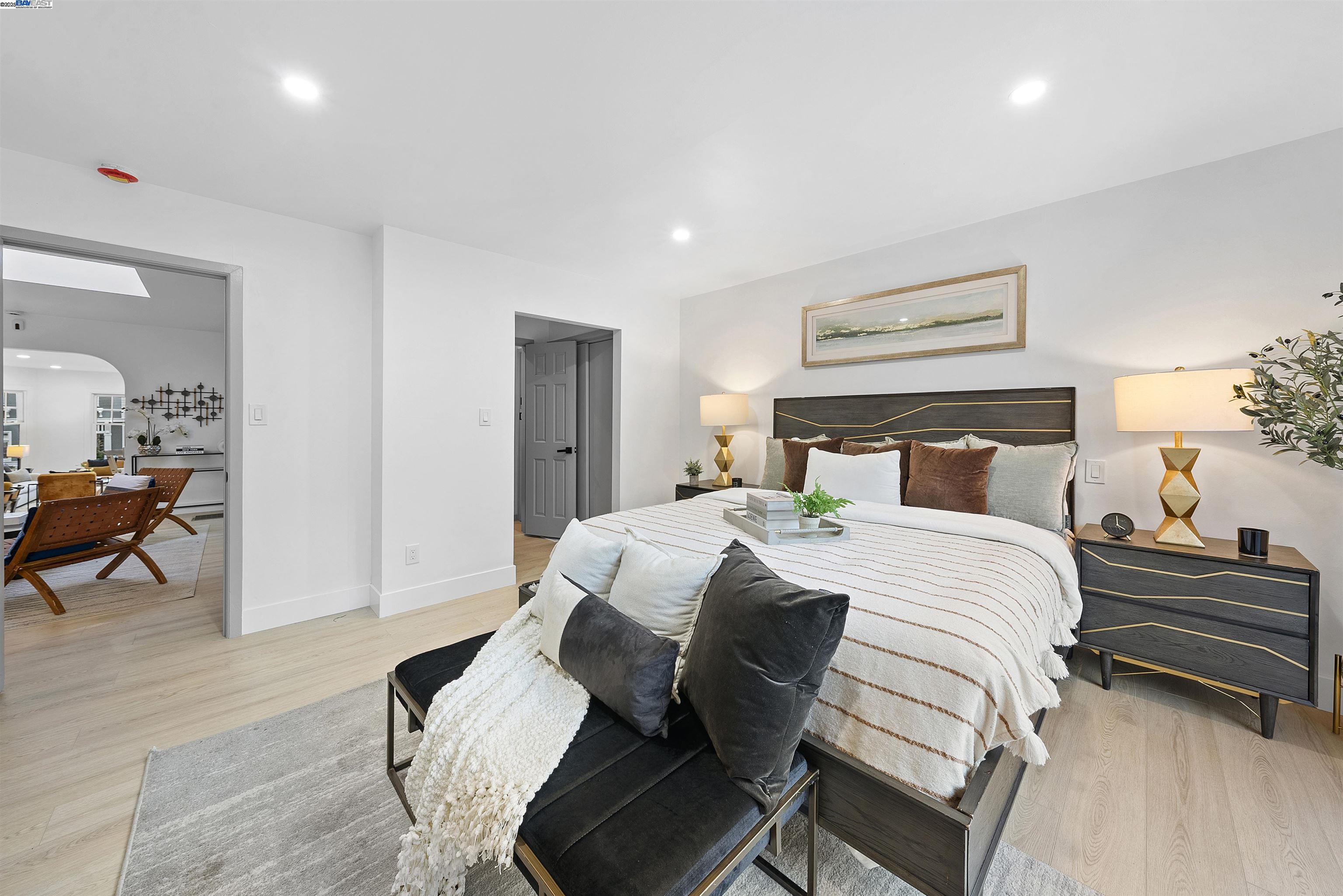 Detail Gallery Image 11 of 48 For 1875 9th Ave, San Francisco,  CA 94122 - 7 Beds | 3 Baths