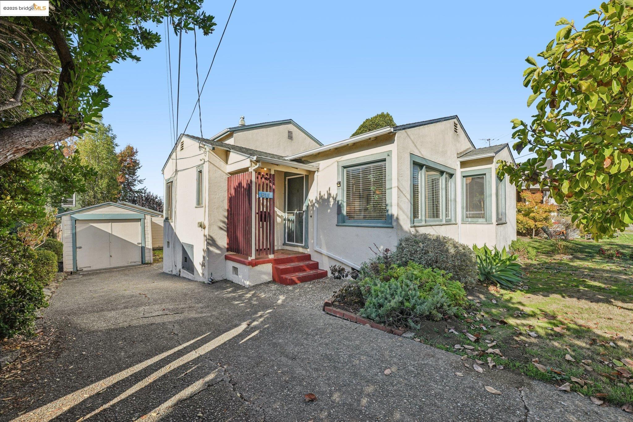 Detail Gallery Image 2 of 58 For 617 Albemarle St, El Cerrito,  CA 94530 - 3 Beds | 2/1 Baths