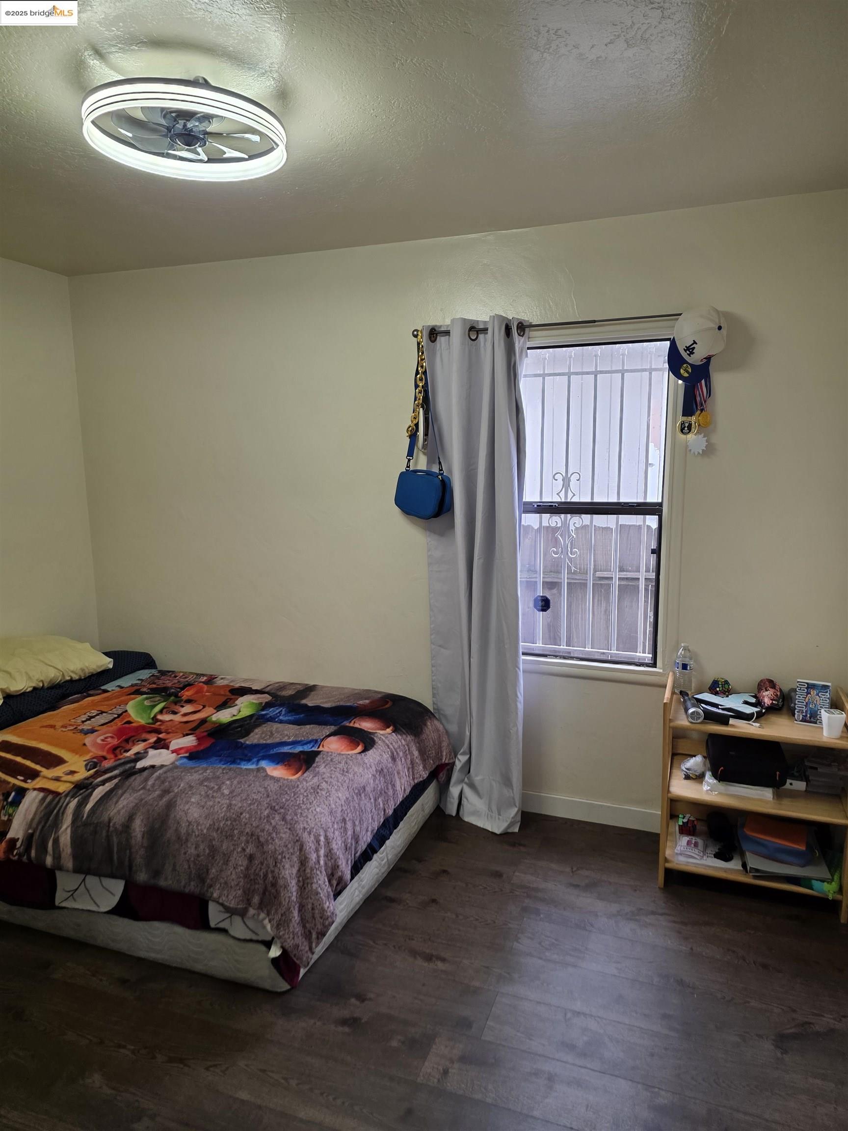 Detail Gallery Image 11 of 21 For 9821 E St, Oakland,  CA 94503 - 5 Beds | 4 Baths