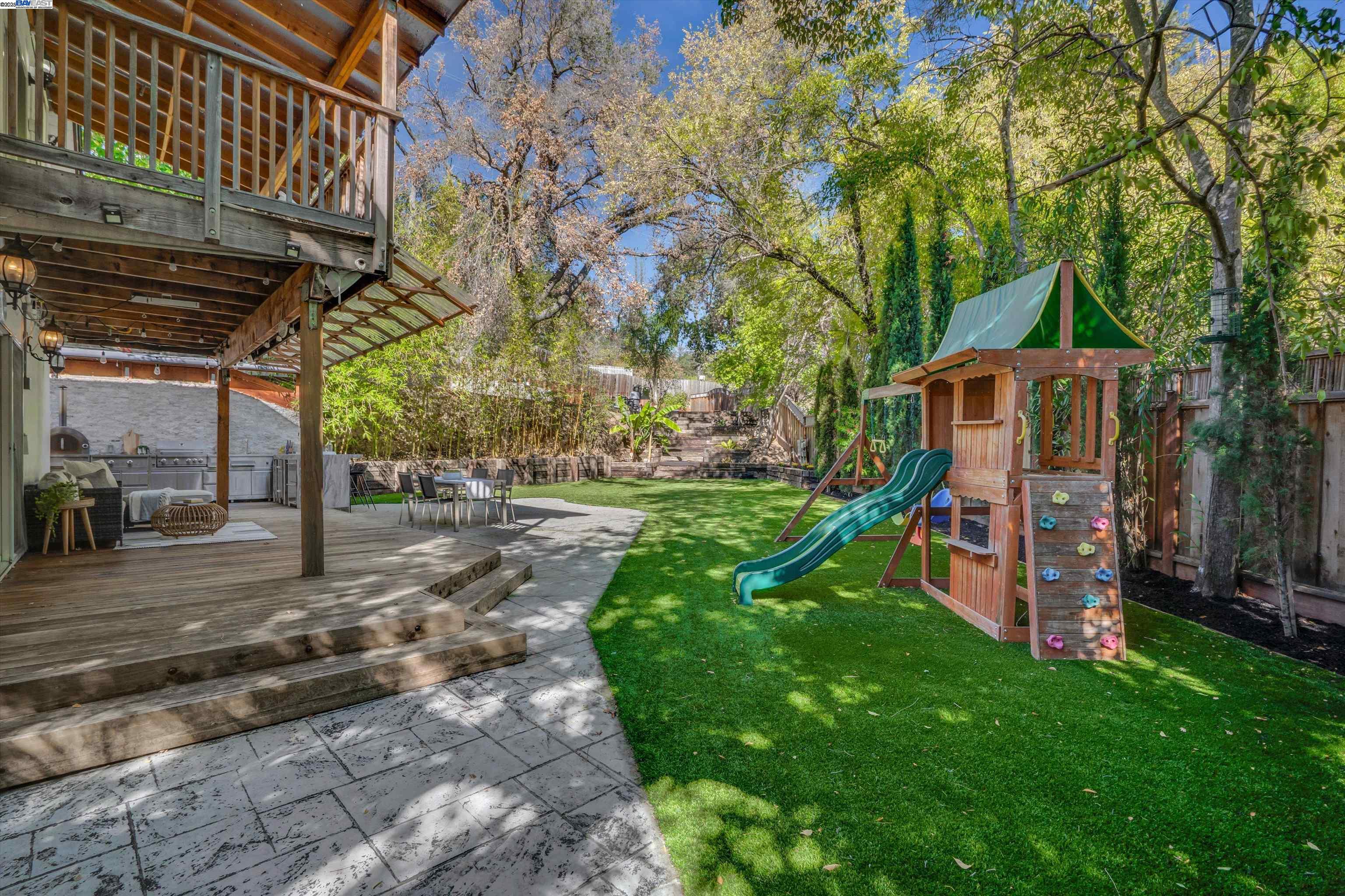 Detail Gallery Image 31 of 36 For 3 Dale Ct, Lafayette,  CA 94595 - 4 Beds | 2/1 Baths