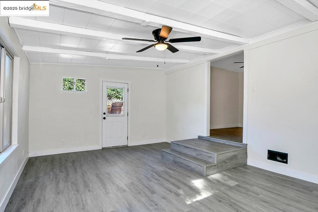 Detail Gallery Image 13 of 29 For 2020 Crestwood Dr, Antioch,  CA 94509 - 3 Beds | 1 Baths