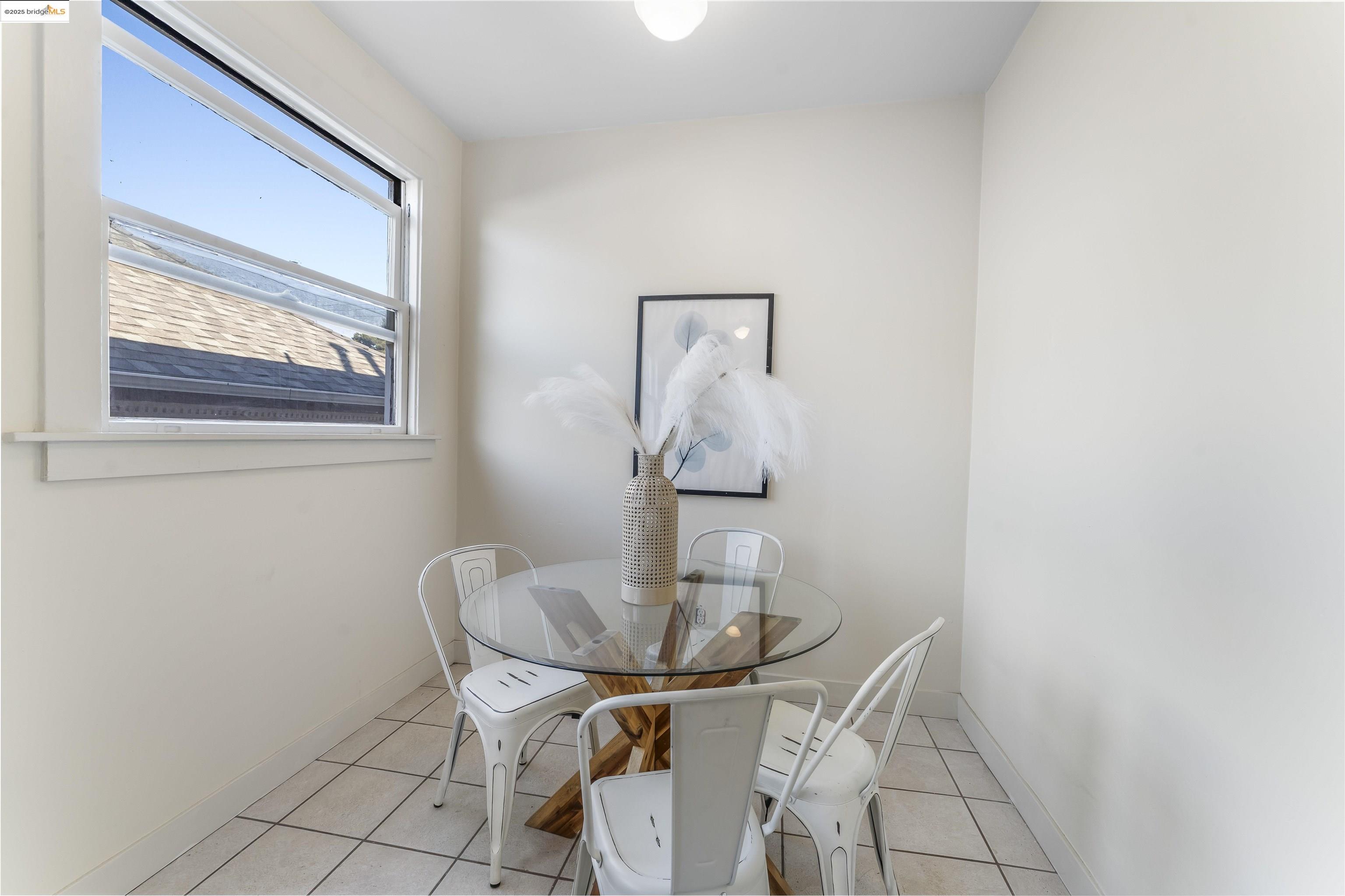 Detail Gallery Image 11 of 25 For 2901-2903 West St, Oakland,  CA 94608 - – Beds | – Baths