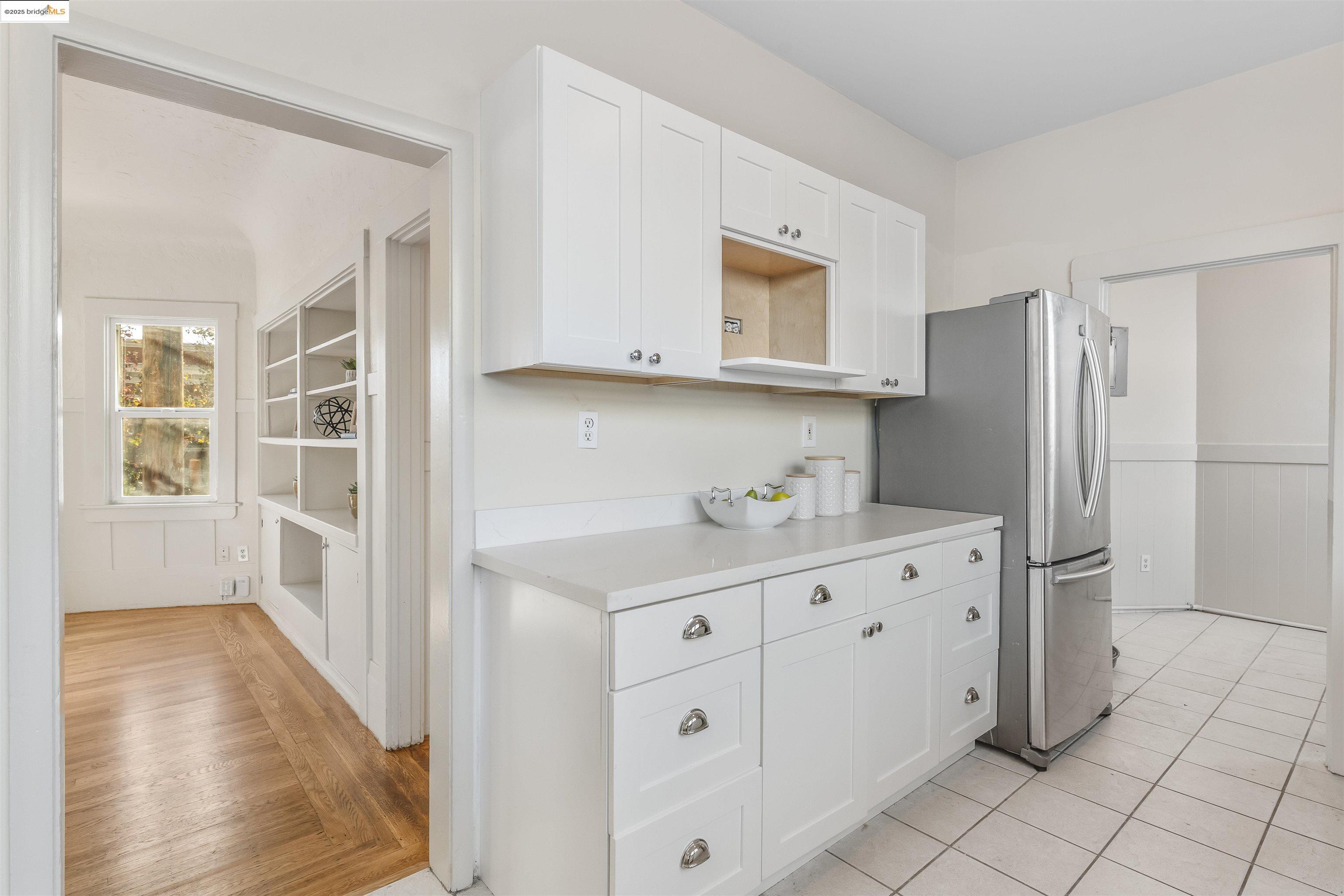 Detail Gallery Image 12 of 25 For 2901-2903 West St, Oakland,  CA 94608 - – Beds | – Baths