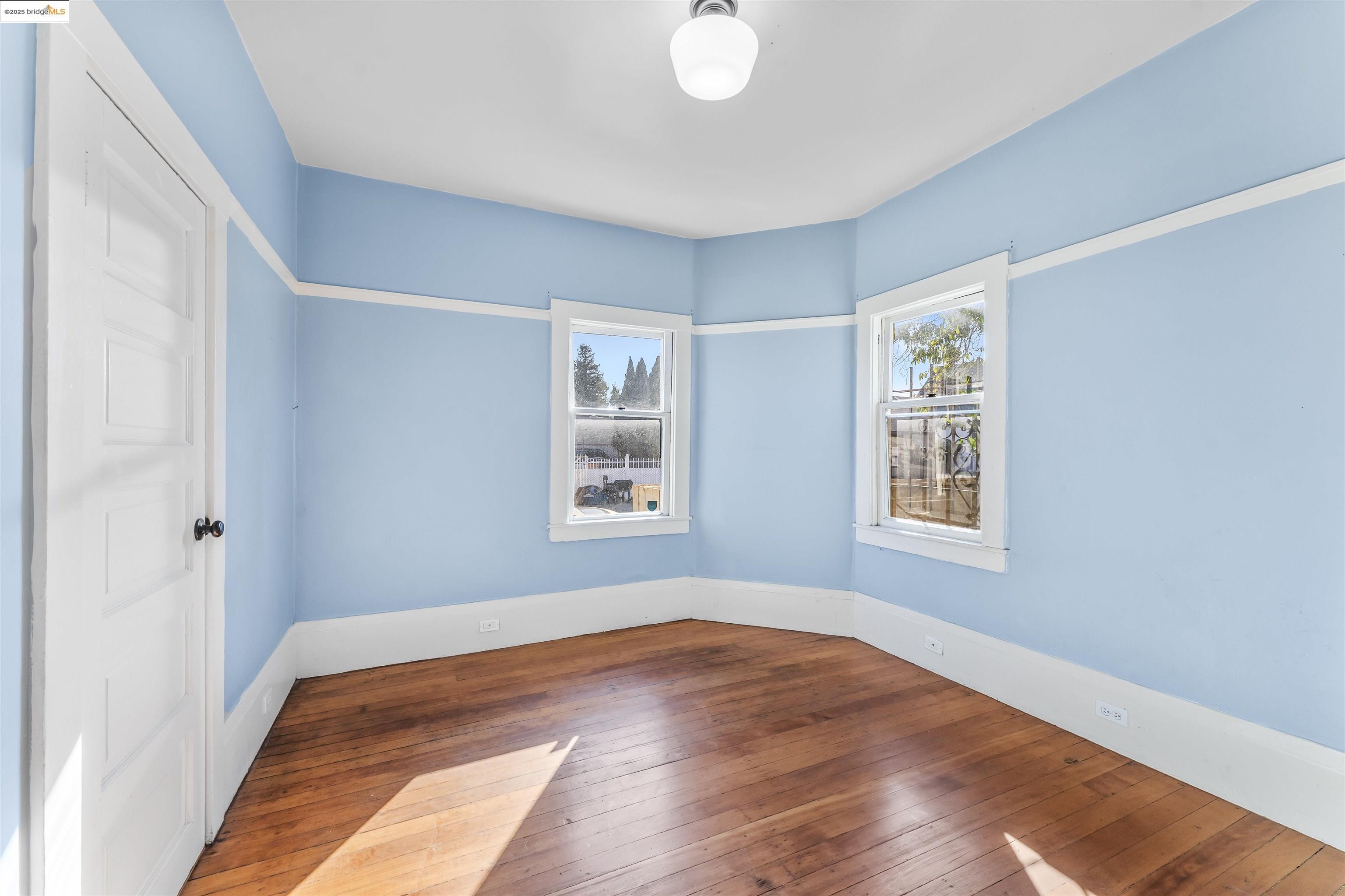 Detail Gallery Image 17 of 25 For 2901-2903 West St, Oakland,  CA 94608 - – Beds | – Baths