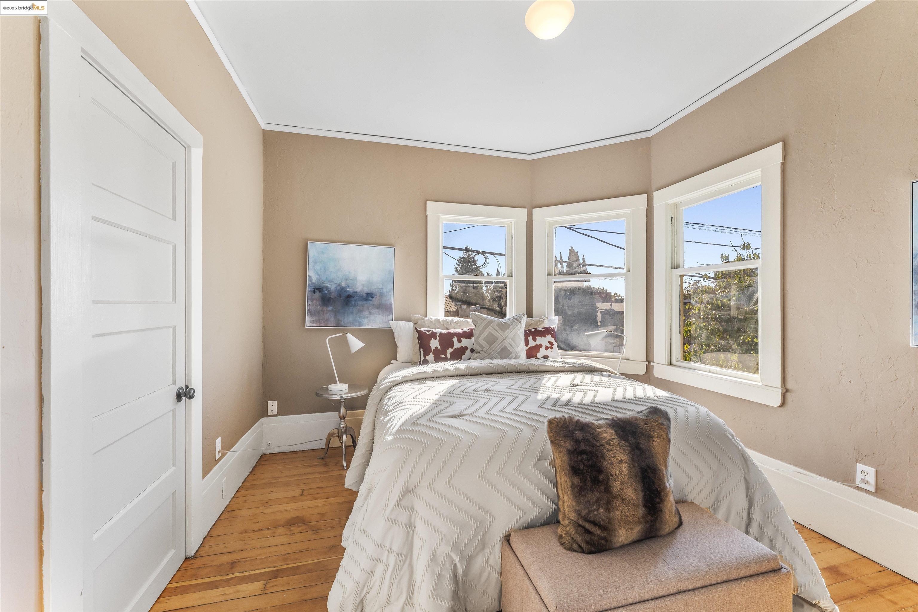 Detail Gallery Image 9 of 25 For 2901-2903 West St, Oakland,  CA 94608 - – Beds | – Baths