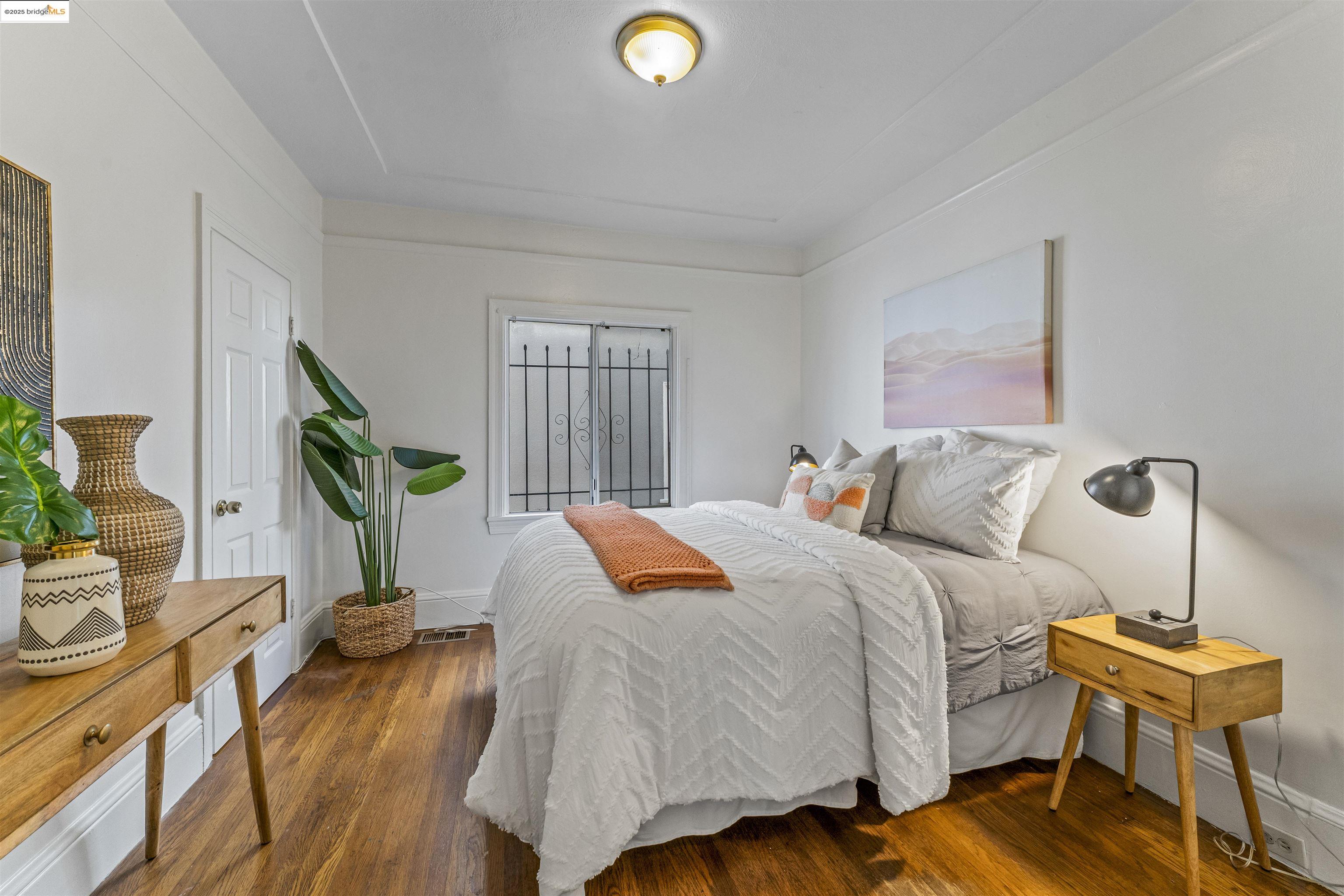 Detail Gallery Image 11 of 26 For 1148 E 15th St, Oakland,  CA 94606 - – Beds | – Baths