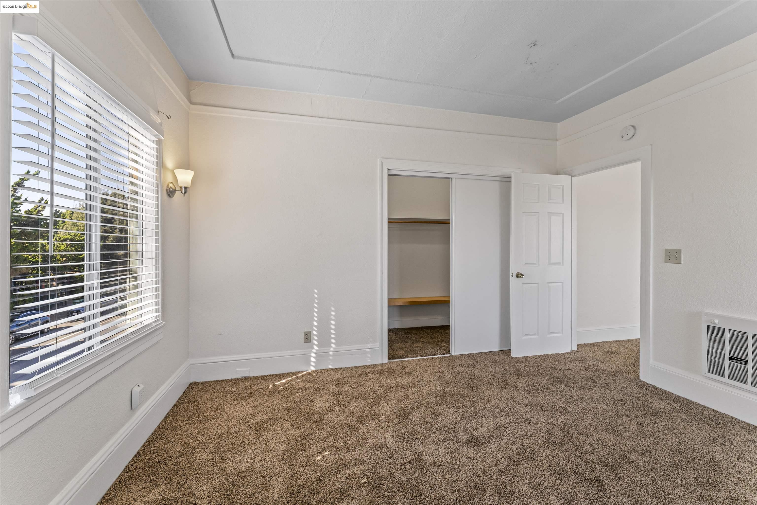 Detail Gallery Image 16 of 26 For 1148 E 15th St, Oakland,  CA 94606 - – Beds | – Baths