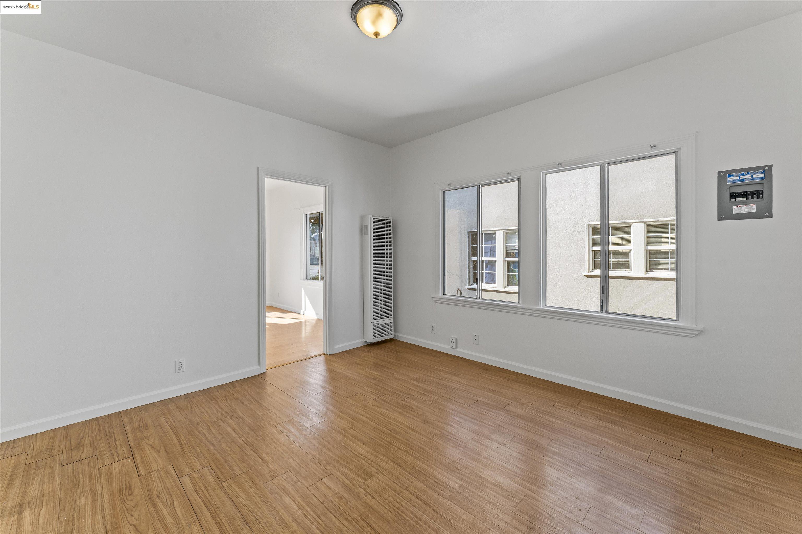 Detail Gallery Image 20 of 26 For 1148 E 15th St, Oakland,  CA 94606 - – Beds | – Baths