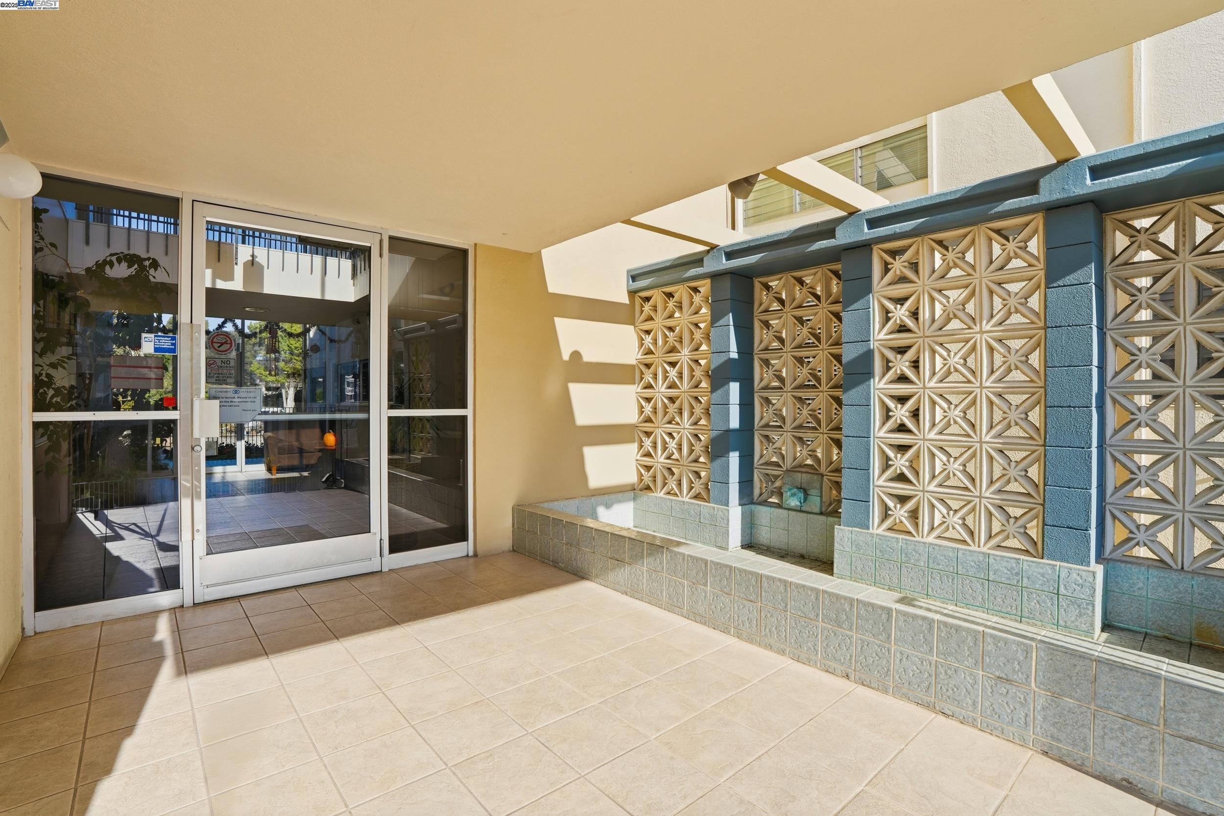 Detail Gallery Image 4 of 53 For 2137 Otis Dr #322,  Alameda,  CA 94501 - 2 Beds | 2 Baths