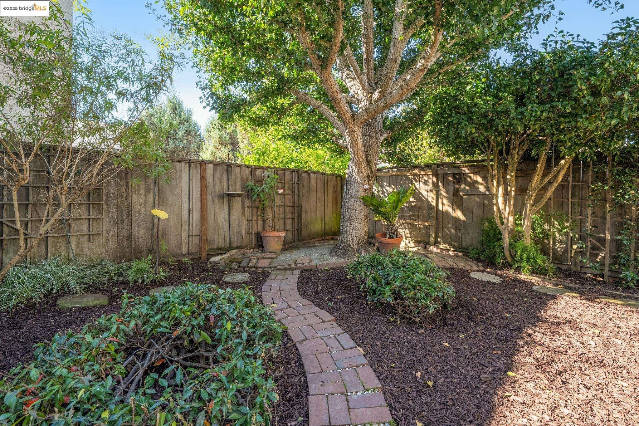 Detail Gallery Image 51 of 54 For 244 W Broadmoor Blvd, San Leandro,  CA 94577 - 3 Beds | 2 Baths