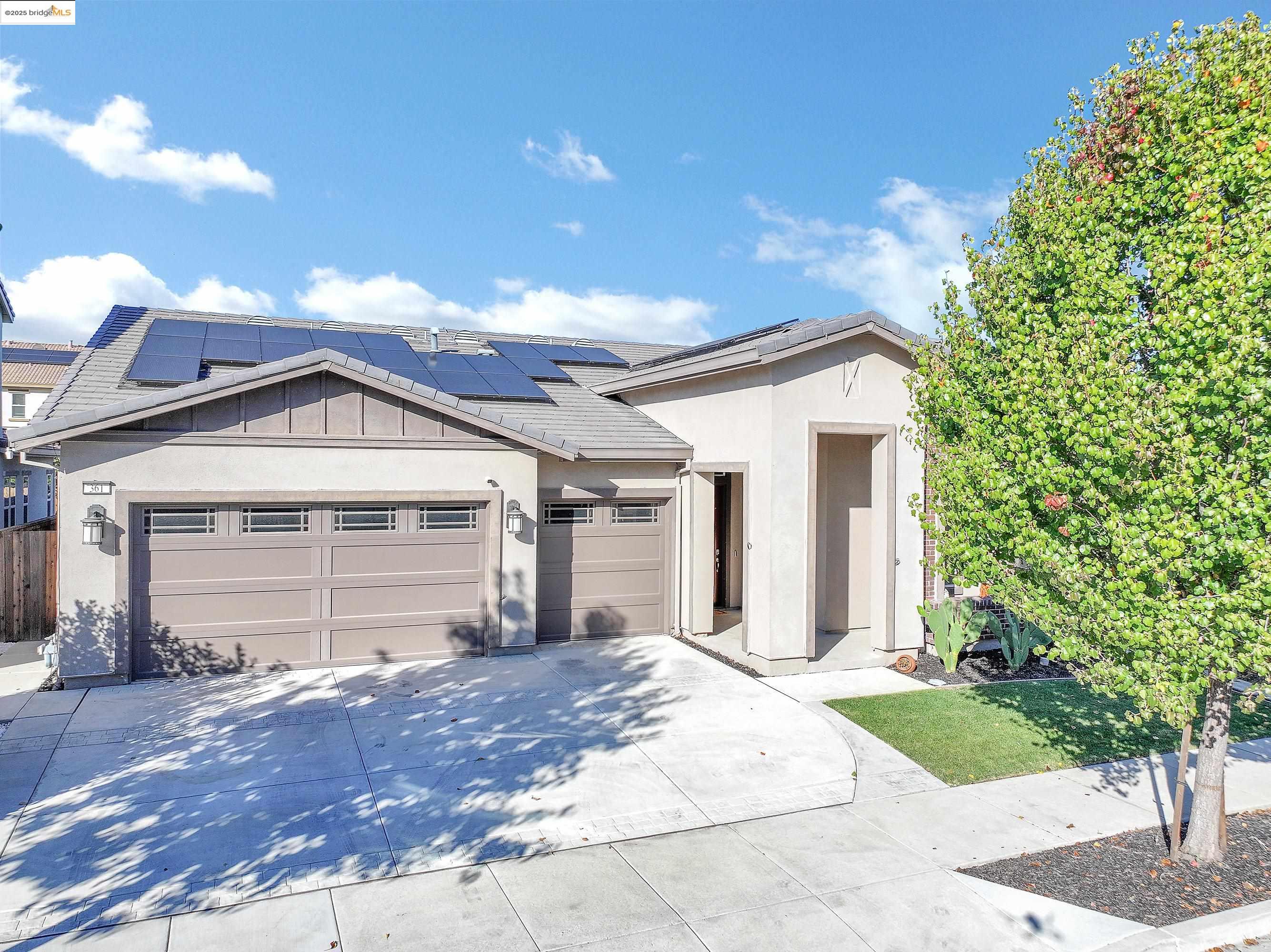 Front Image Thumbnail for EB41116335