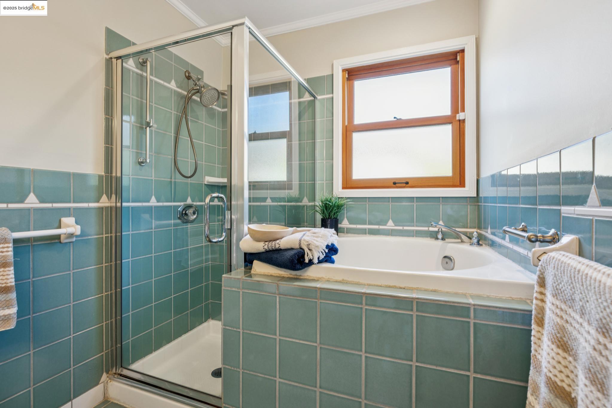 Detail Gallery Image 25 of 45 For 263 Covington St, Oakland,  CA 94605 - 2 Beds | 2 Baths