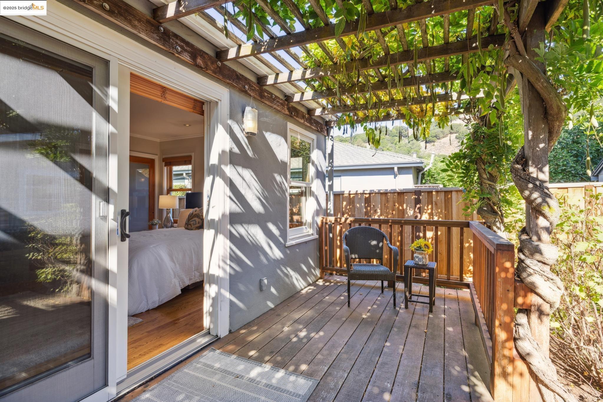 Detail Gallery Image 27 of 45 For 263 Covington St, Oakland,  CA 94605 - 2 Beds | 2 Baths