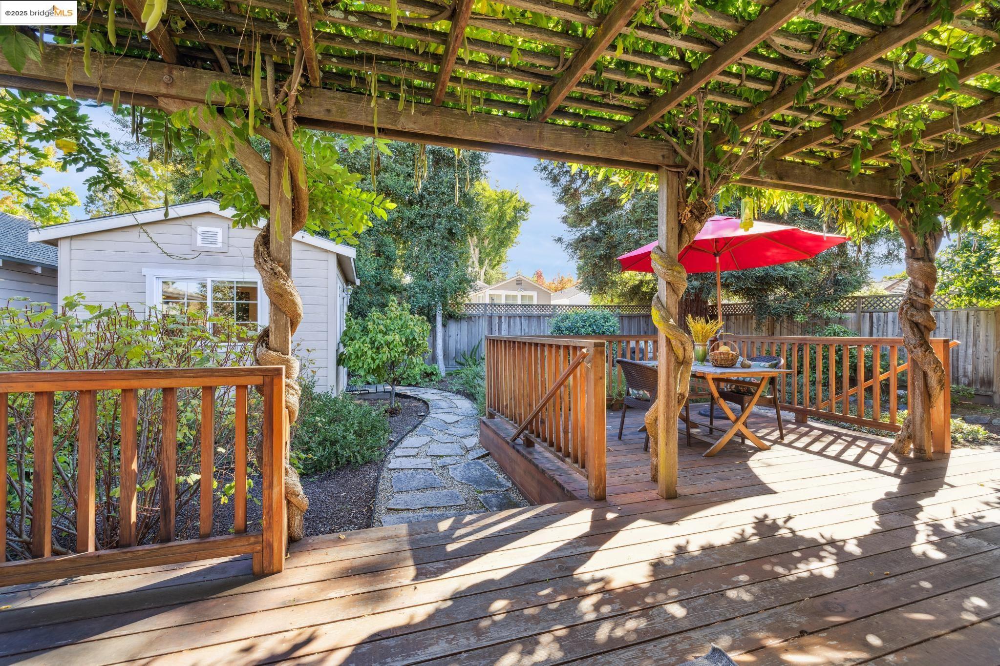 Detail Gallery Image 28 of 45 For 263 Covington St, Oakland,  CA 94605 - 2 Beds | 2 Baths
