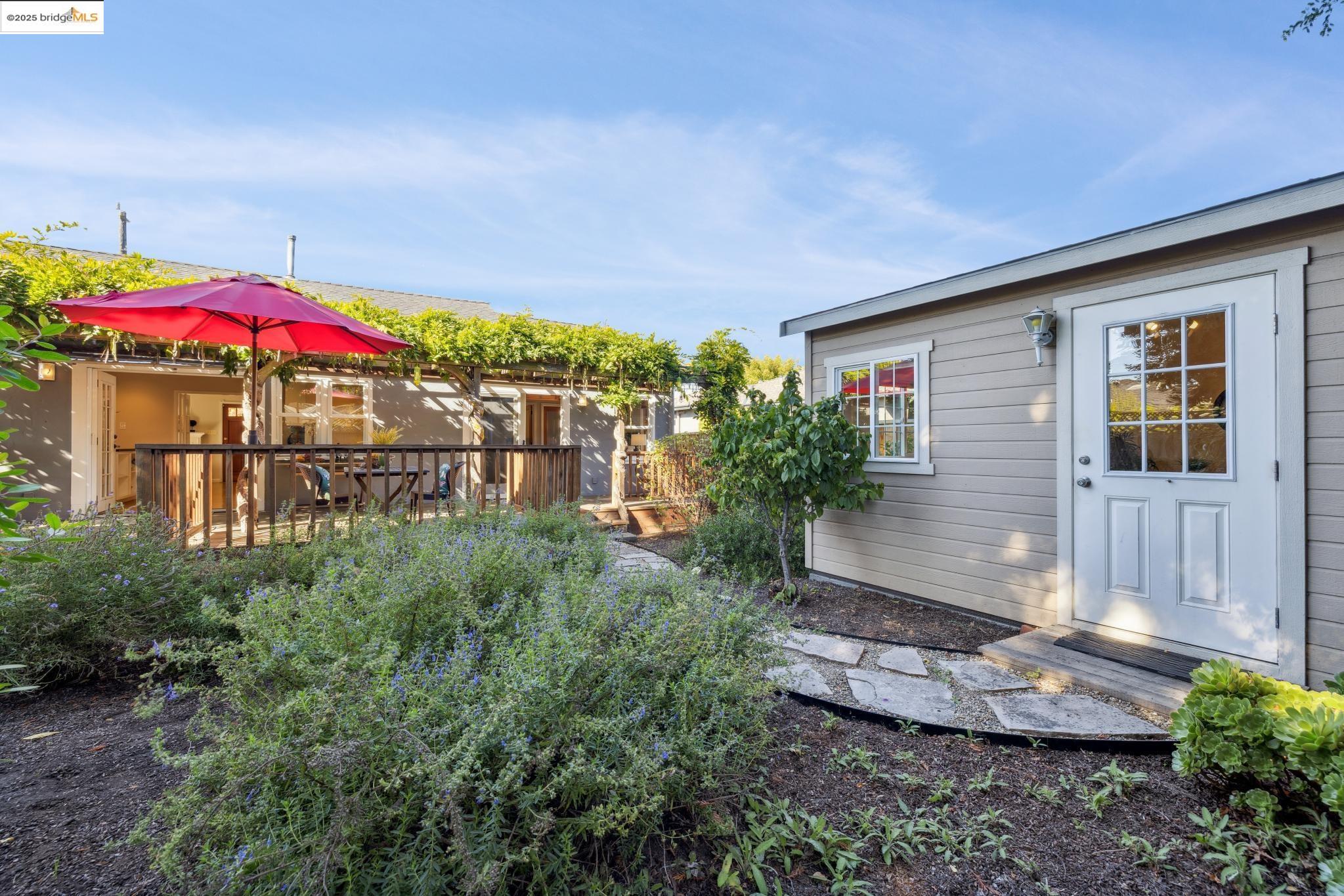 Detail Gallery Image 39 of 45 For 263 Covington St, Oakland,  CA 94605 - 2 Beds | 2 Baths