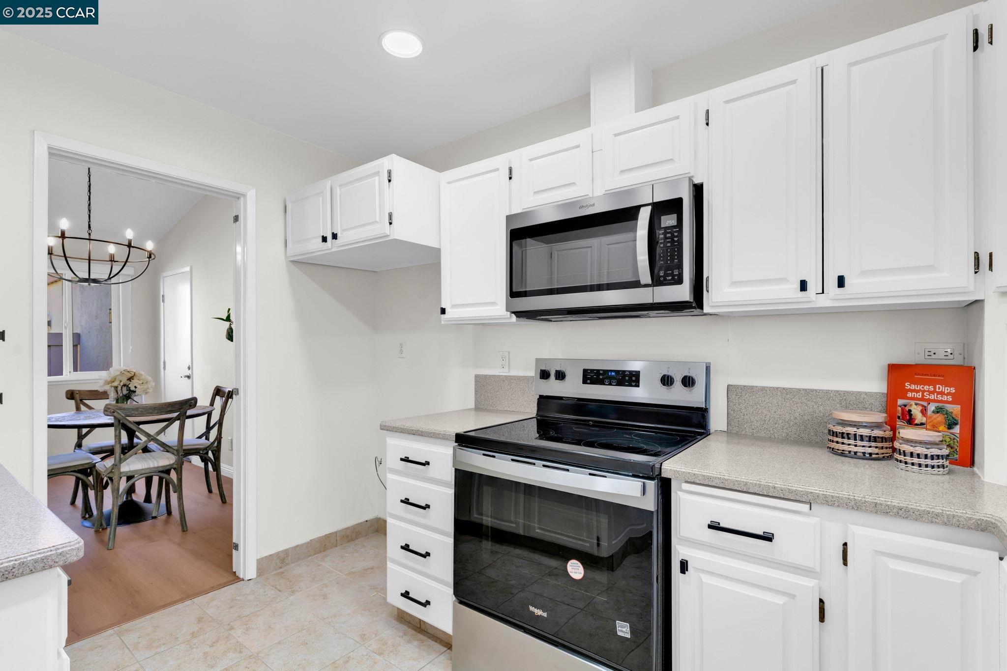 Detail Gallery Image 14 of 37 For 7 Clark Creek Circle, Clayton,  CA 94517-1627 - 3 Beds | 2 Baths