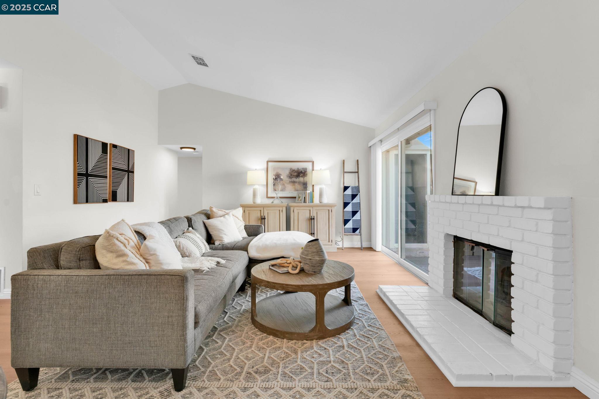 Detail Gallery Image 7 of 37 For 7 Clark Creek Circle, Clayton,  CA 94517-1627 - 3 Beds | 2 Baths