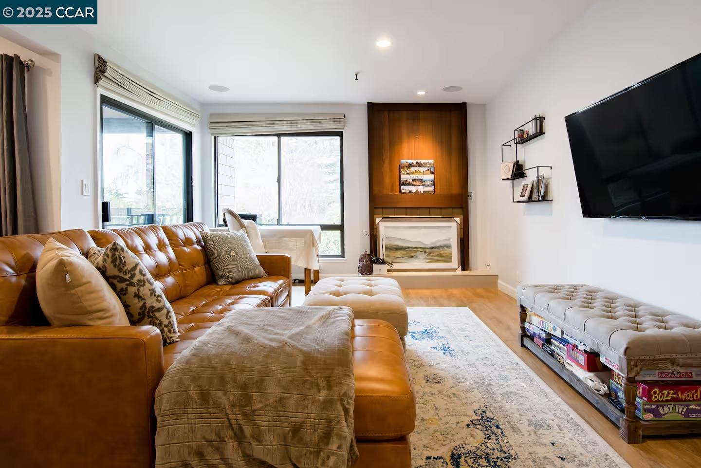 Detail Gallery Image 1 of 39 For 49 Showers #N364,  Mountain View,  CA 94040 - 1 Beds | 1 Baths