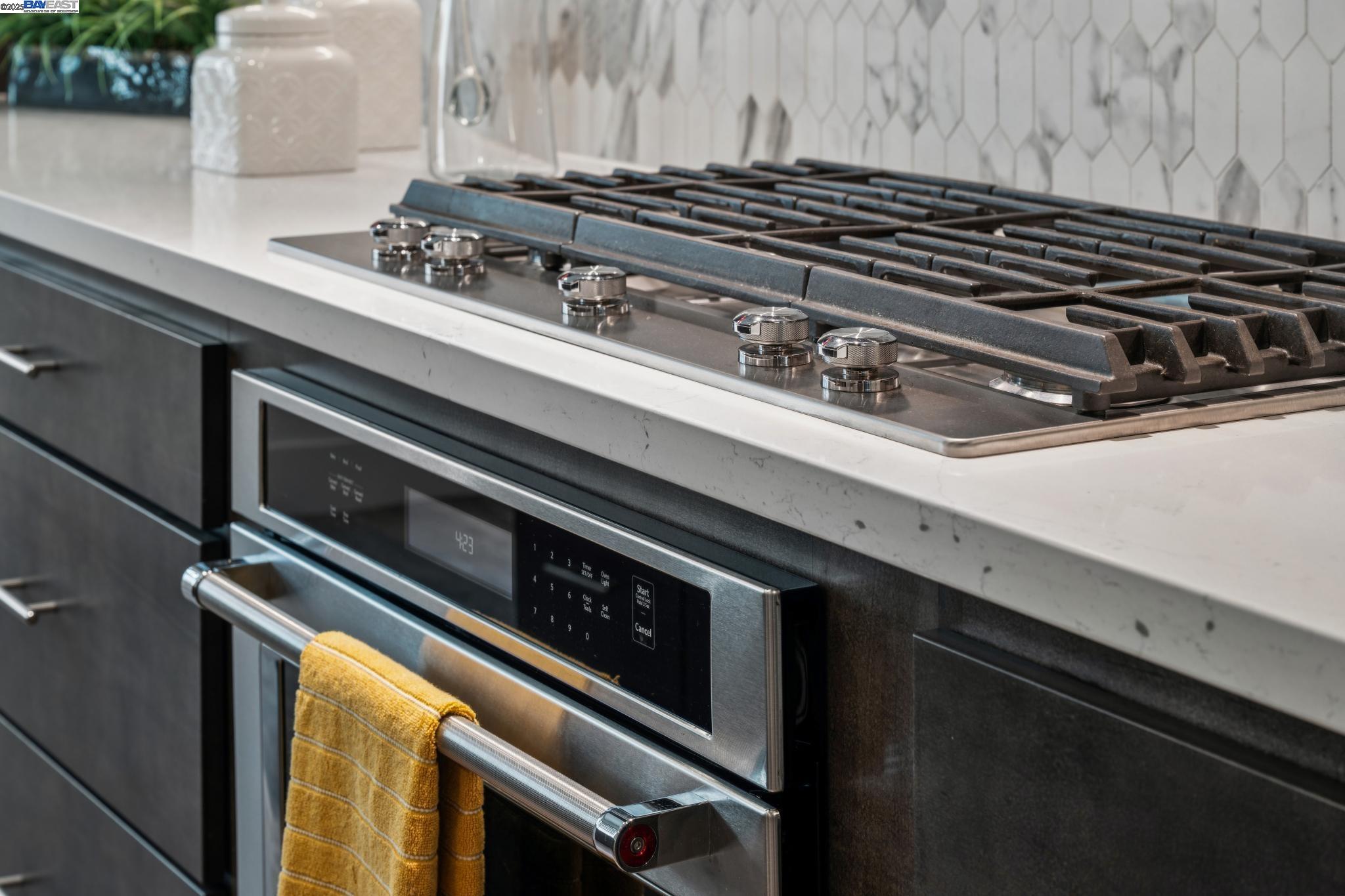 Detail Gallery Image 5 of 27 For 3479 Client Cmn, Fremont,  CA 94538 - 2 Beds | 2/1 Baths