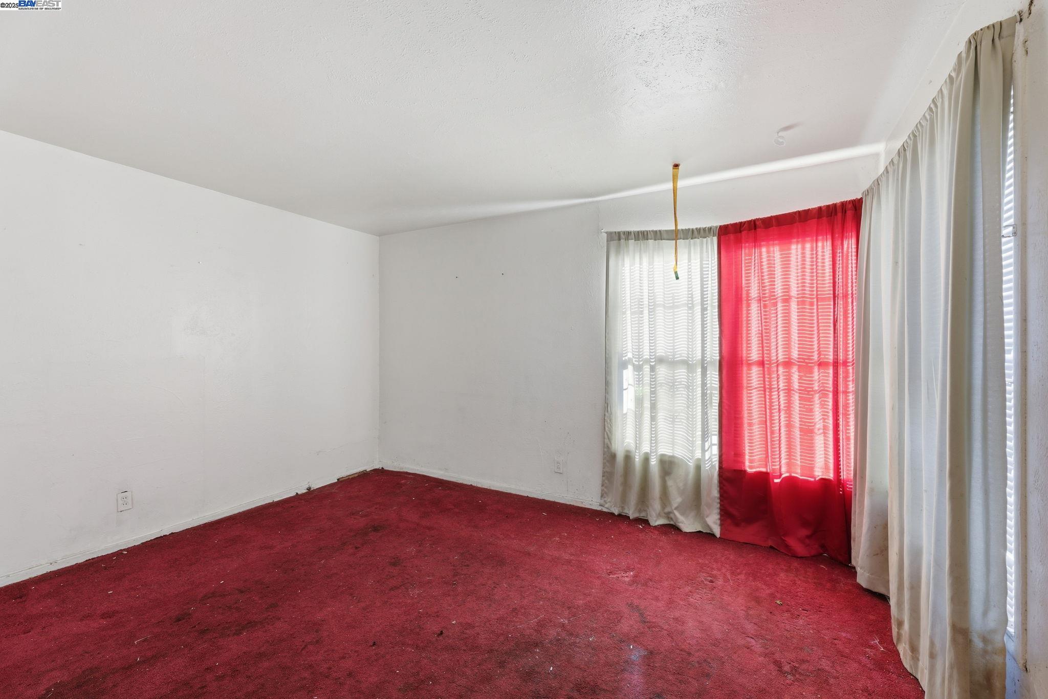 Detail Gallery Image 11 of 36 For 9308 F St, Oakland,  CA 94603 - 2 Beds | 1 Baths