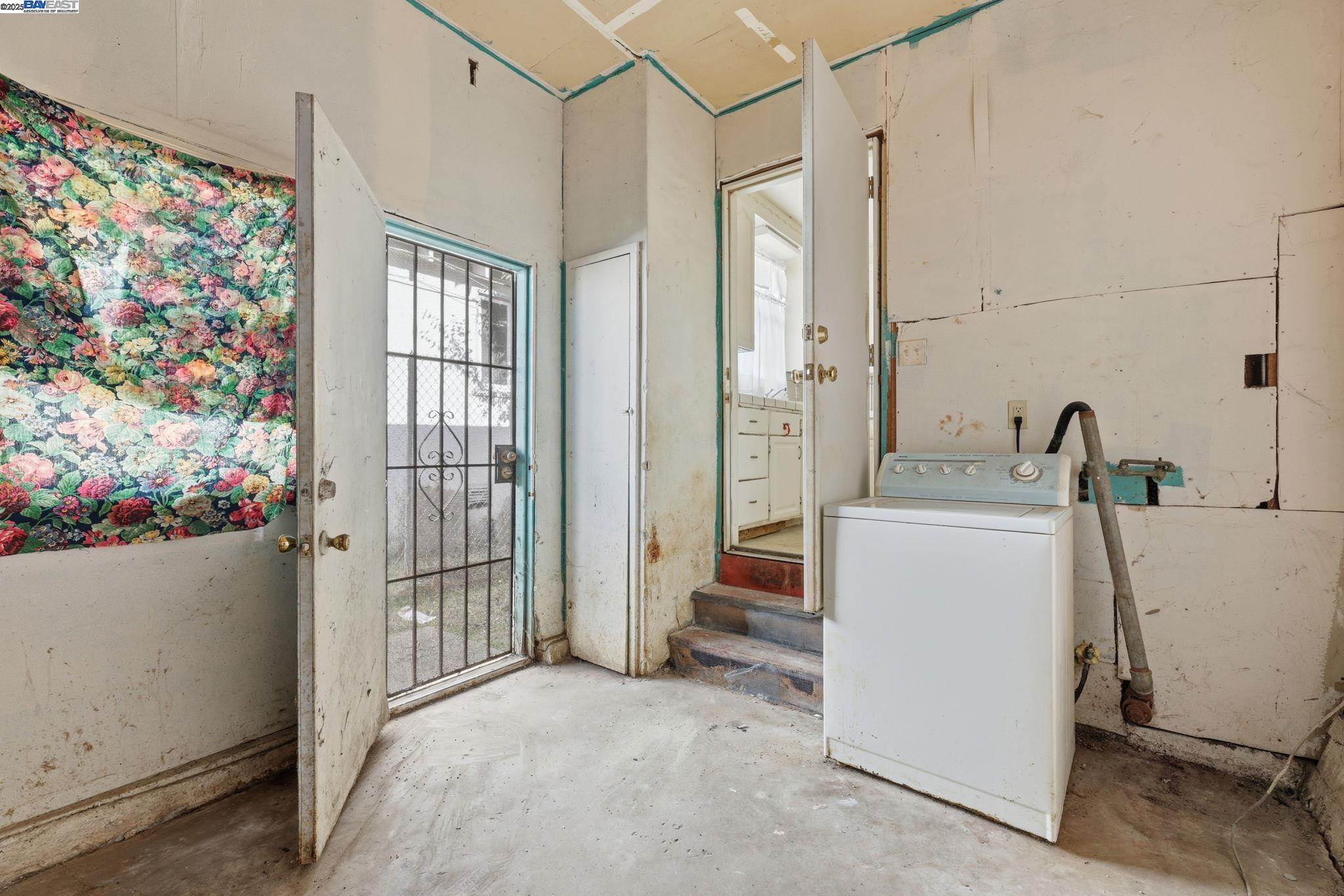 Detail Gallery Image 28 of 36 For 9308 F St, Oakland,  CA 94603 - 2 Beds | 1 Baths