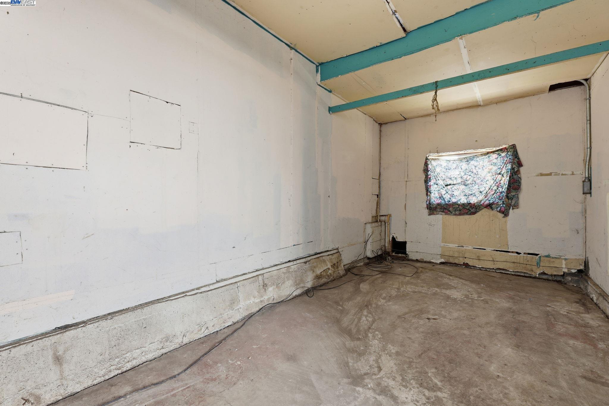 Detail Gallery Image 29 of 36 For 9308 F St, Oakland,  CA 94603 - 2 Beds | 1 Baths