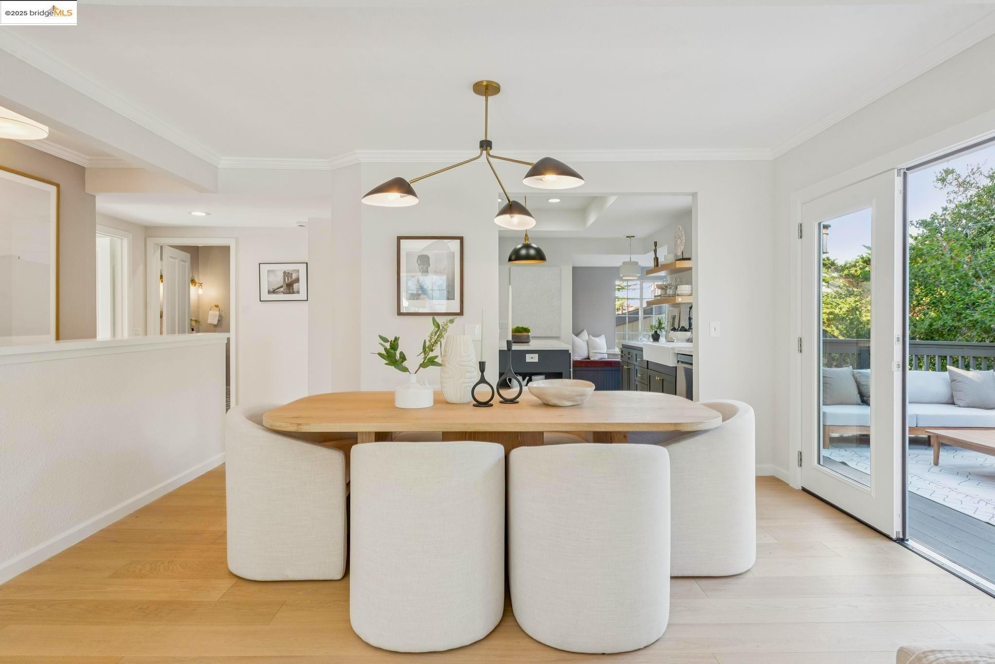 Detail Gallery Image 18 of 56 For 1942 Leimert Blvd, Oakland,  CA 94602 - 3 Beds | 3 Baths