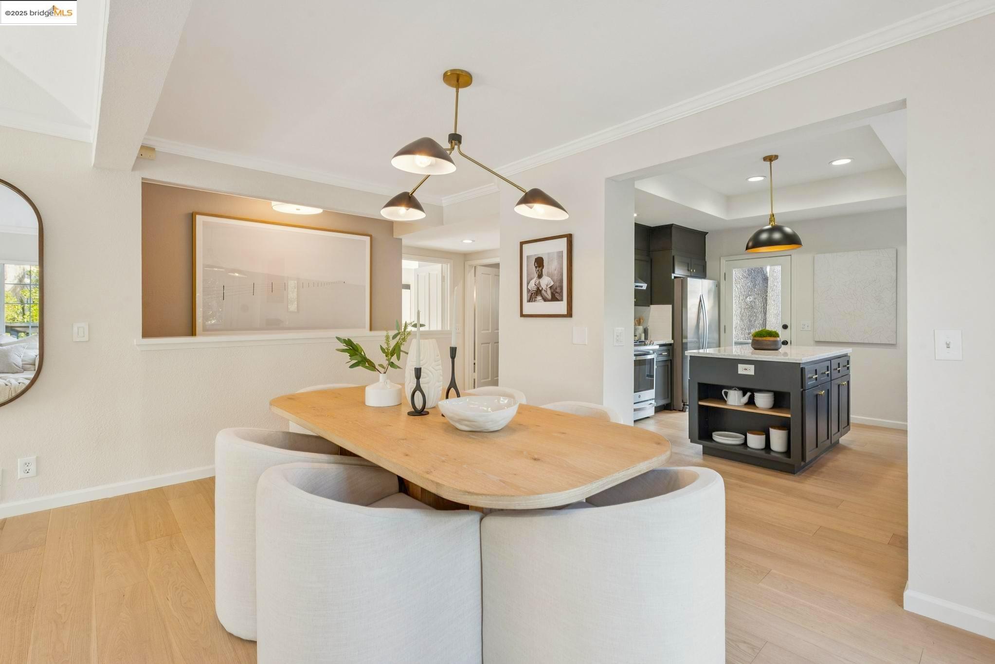 Detail Gallery Image 19 of 56 For 1942 Leimert Blvd, Oakland,  CA 94602 - 3 Beds | 3 Baths