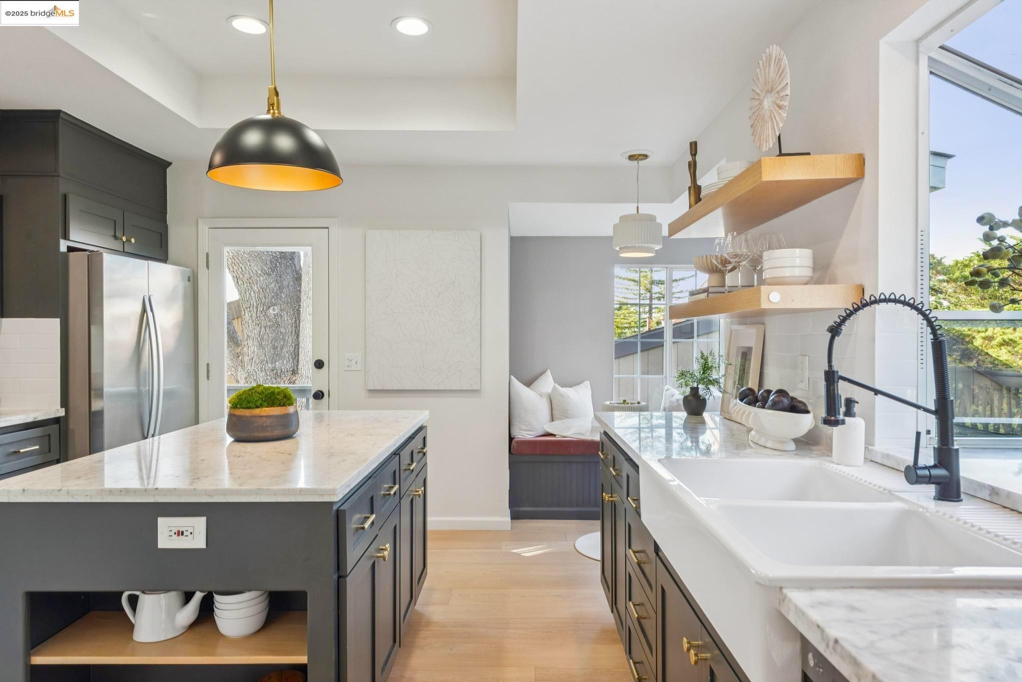 Detail Gallery Image 21 of 56 For 1942 Leimert Blvd, Oakland,  CA 94602 - 3 Beds | 3 Baths