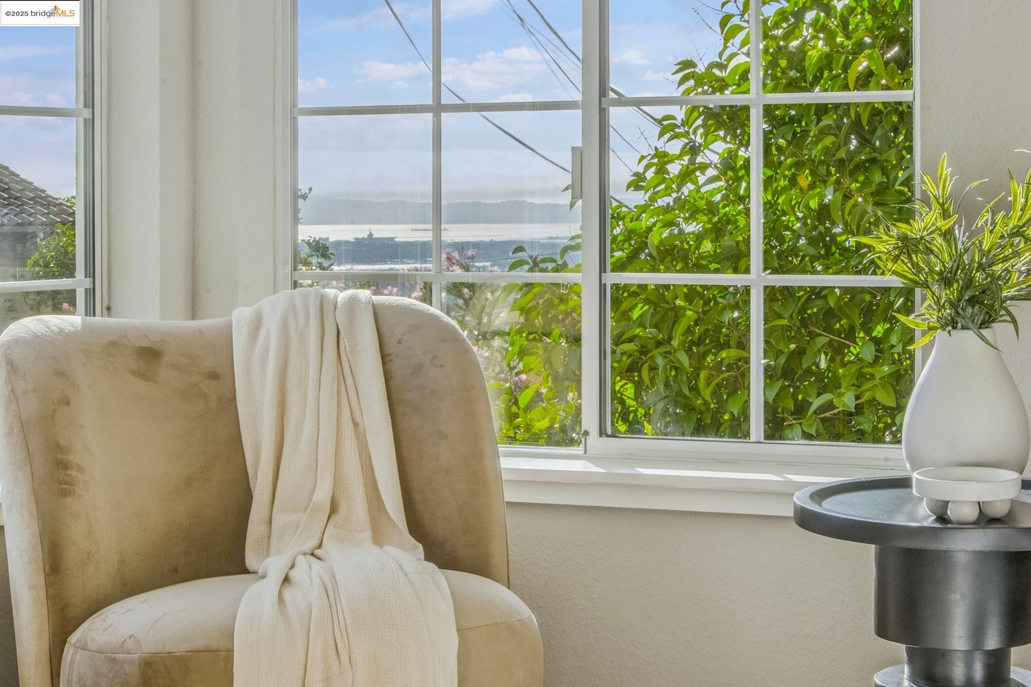 Detail Gallery Image 28 of 56 For 1942 Leimert Blvd, Oakland,  CA 94602 - 3 Beds | 3 Baths