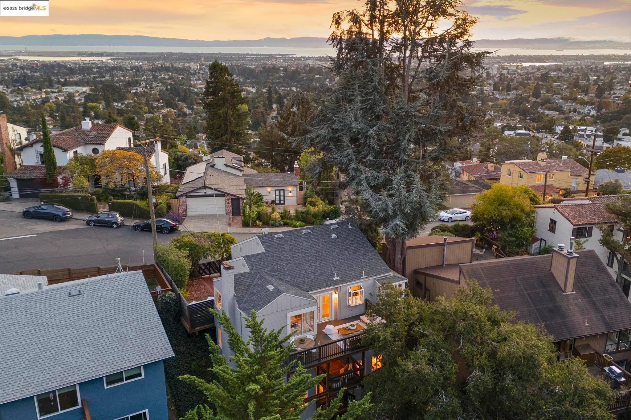 Detail Gallery Image 52 of 56 For 1942 Leimert Blvd, Oakland,  CA 94602 - 3 Beds | 3 Baths