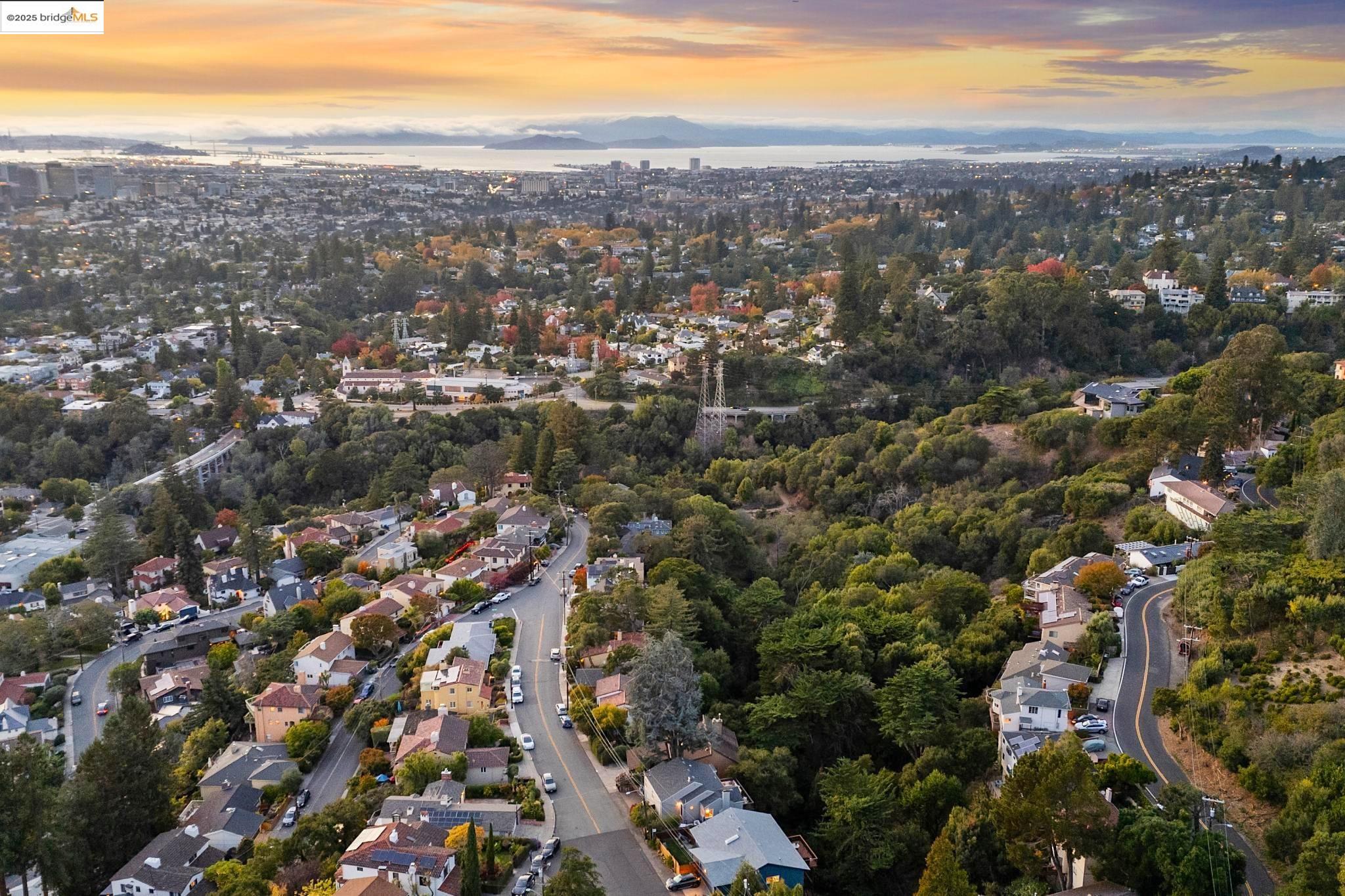 Detail Gallery Image 55 of 56 For 1942 Leimert Blvd, Oakland,  CA 94602 - 3 Beds | 3 Baths
