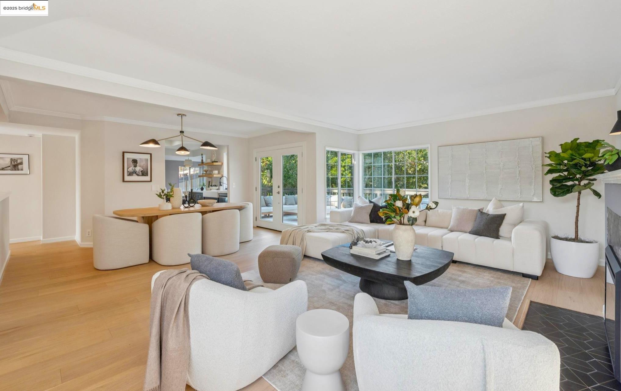 Detail Gallery Image 9 of 56 For 1942 Leimert Blvd, Oakland,  CA 94602 - 3 Beds | 3 Baths