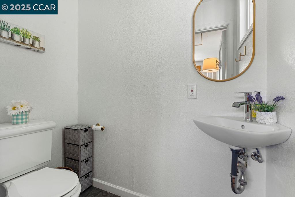 Detail Gallery Image 16 of 41 For 15 Buena Vista, Benicia,  CA 94510 - 3 Beds | 1/1 Baths