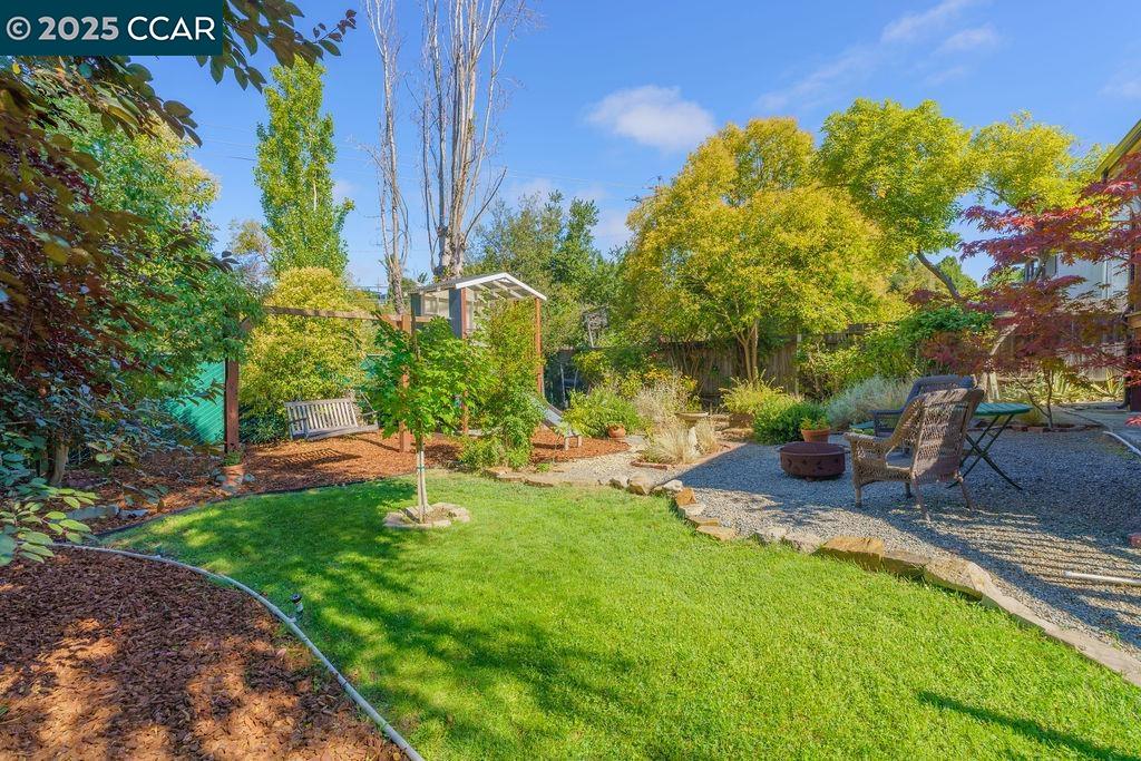 Detail Gallery Image 20 of 41 For 15 Buena Vista, Benicia,  CA 94510 - 3 Beds | 1/1 Baths