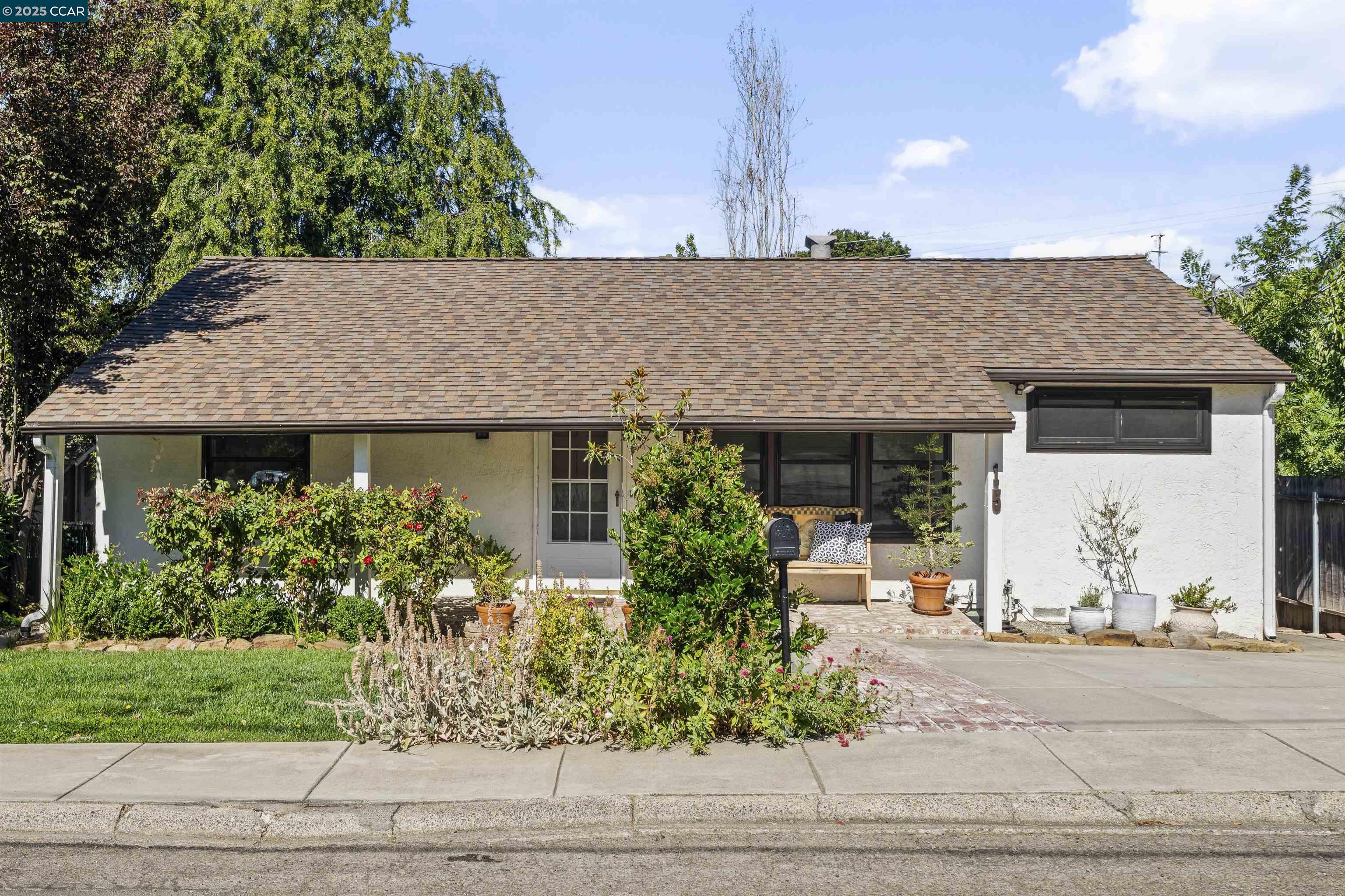 Detail Gallery Image 24 of 41 For 15 Buena Vista, Benicia,  CA 94510 - 3 Beds | 1/1 Baths