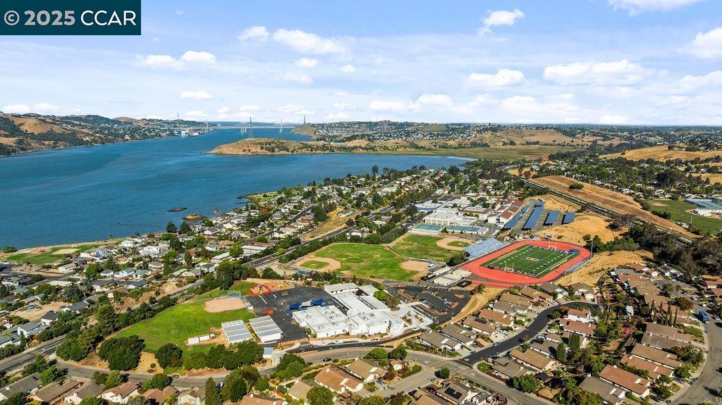 Detail Gallery Image 31 of 41 For 15 Buena Vista, Benicia,  CA 94510 - 3 Beds | 1/1 Baths