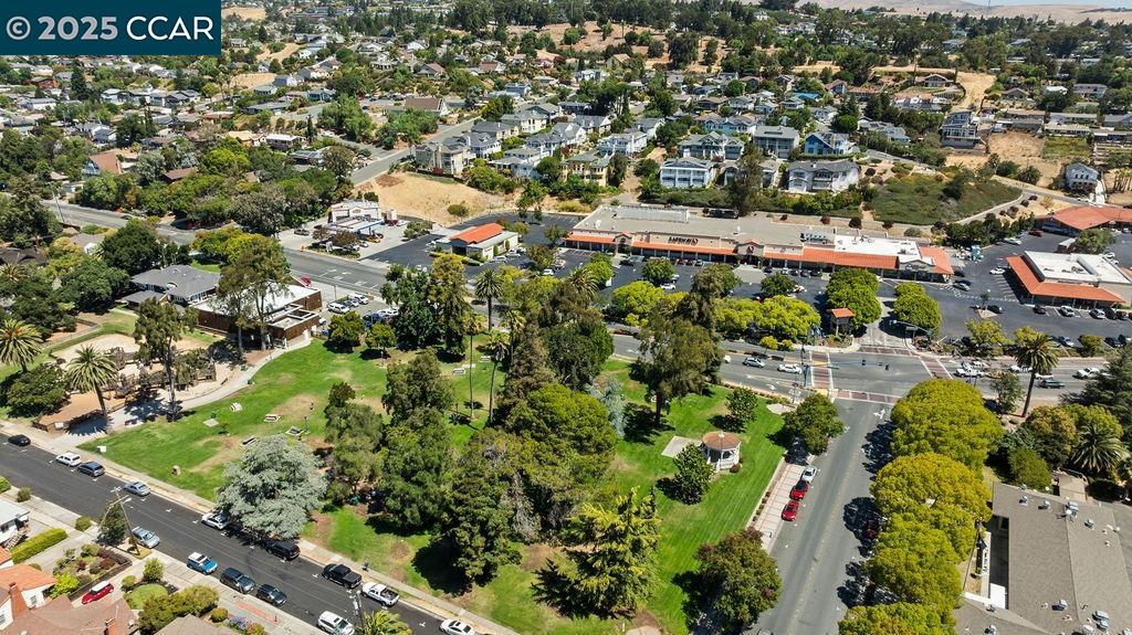 Detail Gallery Image 33 of 41 For 15 Buena Vista, Benicia,  CA 94510 - 3 Beds | 1/1 Baths