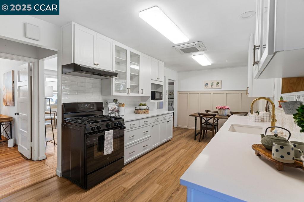 Detail Gallery Image 6 of 41 For 15 Buena Vista, Benicia,  CA 94510 - 3 Beds | 1/1 Baths