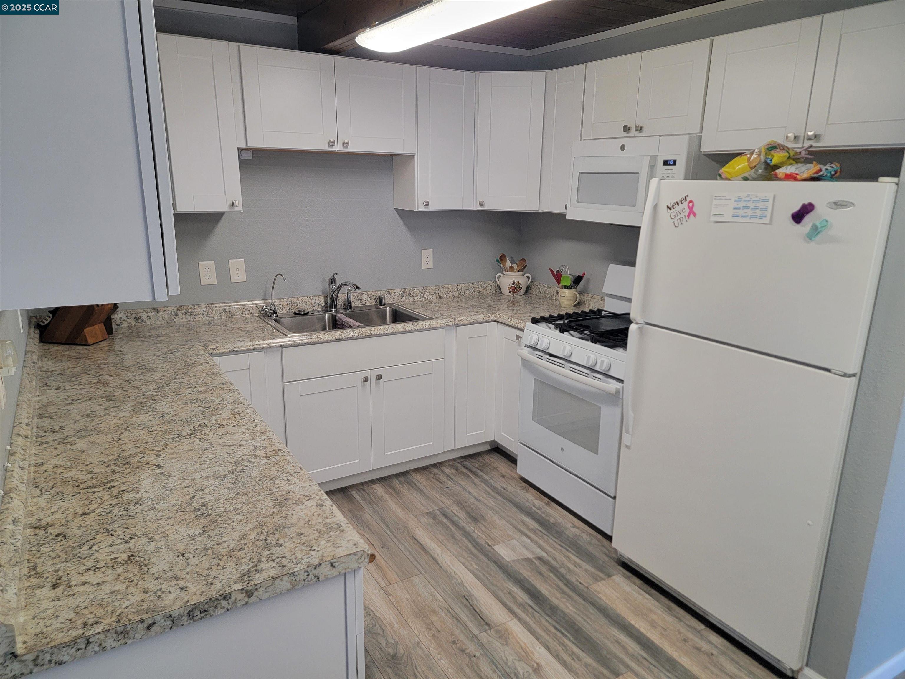 Front Image Thumbnail for CC41116356