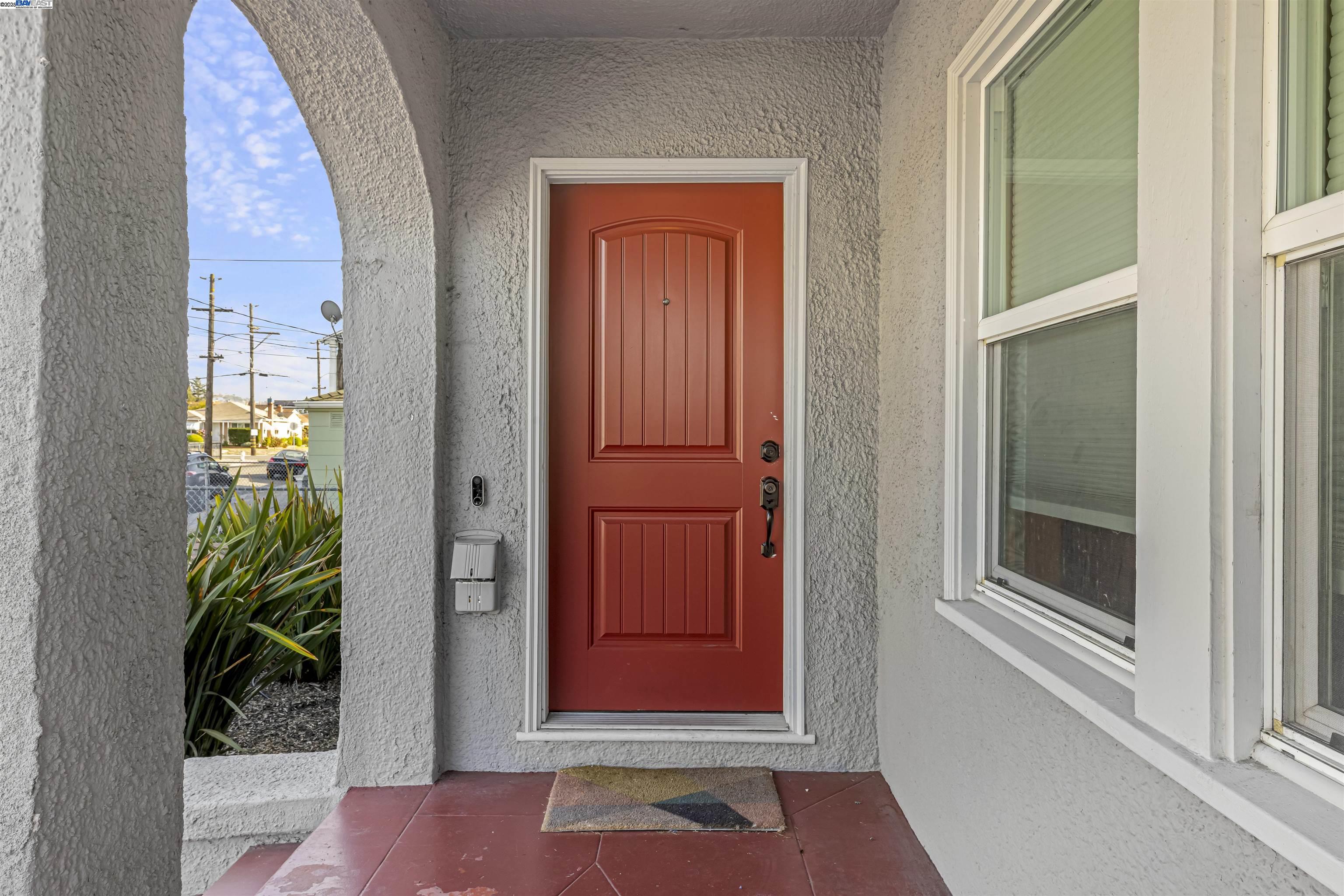 Detail Gallery Image 5 of 32 For 9937 Dante Ave, Oakland,  CA 94603 - 2 Beds | 1 Baths