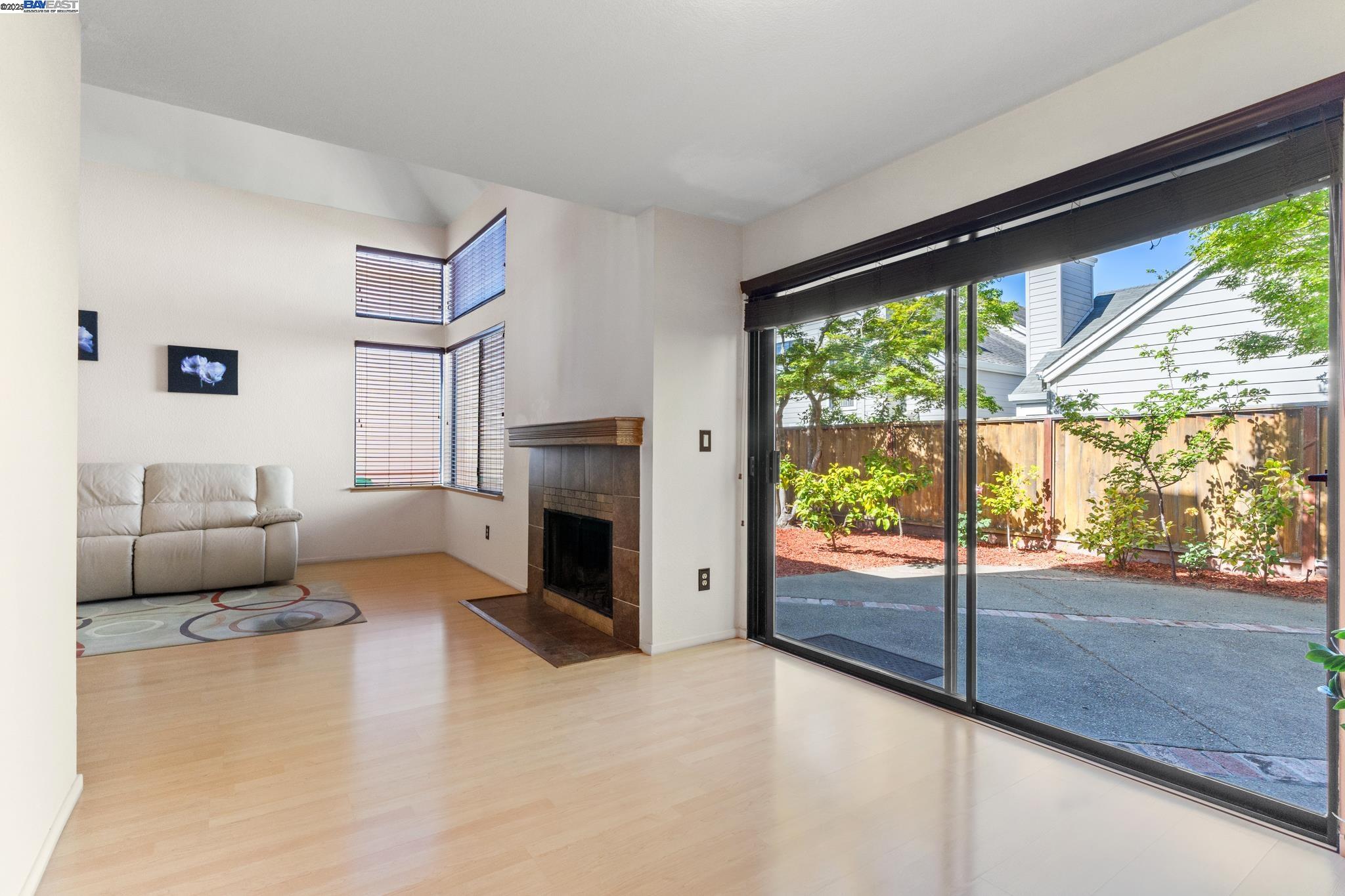 Detail Gallery Image 30 of 39 For 35 Leonard Ct, Alameda,  CA 94502 - 2 Beds | 2/1 Baths