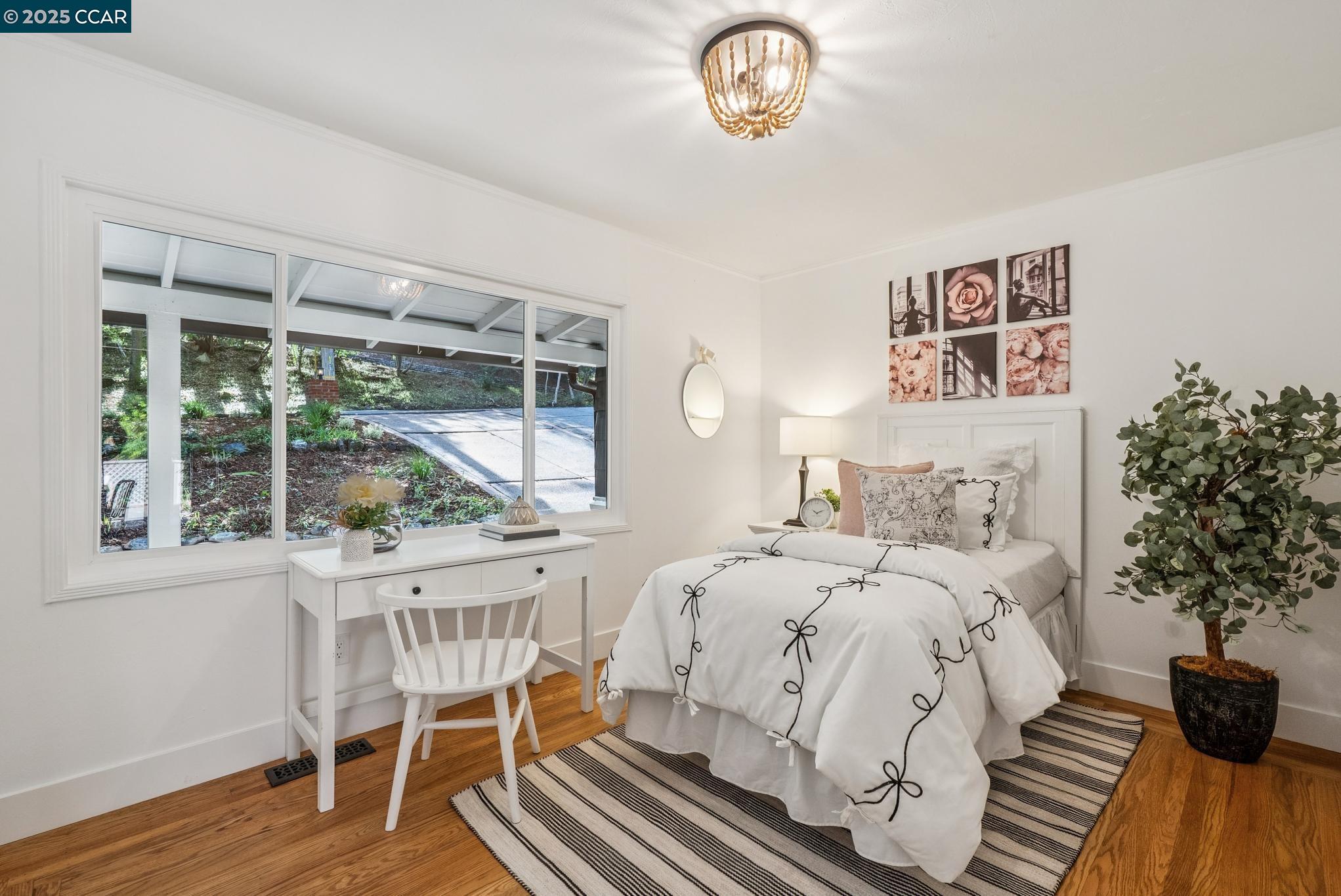 Detail Gallery Image 18 of 36 For 66 Sleepy Hollow Ln, Orinda,  CA 94563 - 3 Beds | 2 Baths